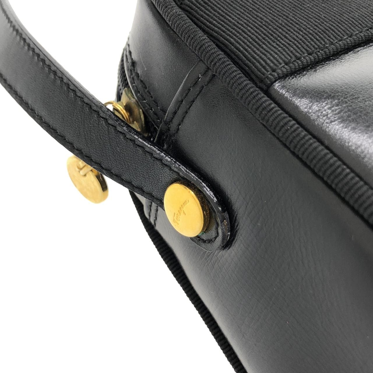 【ヴィンテージ】フェラガモ 21 3096 ショルダーバッグ