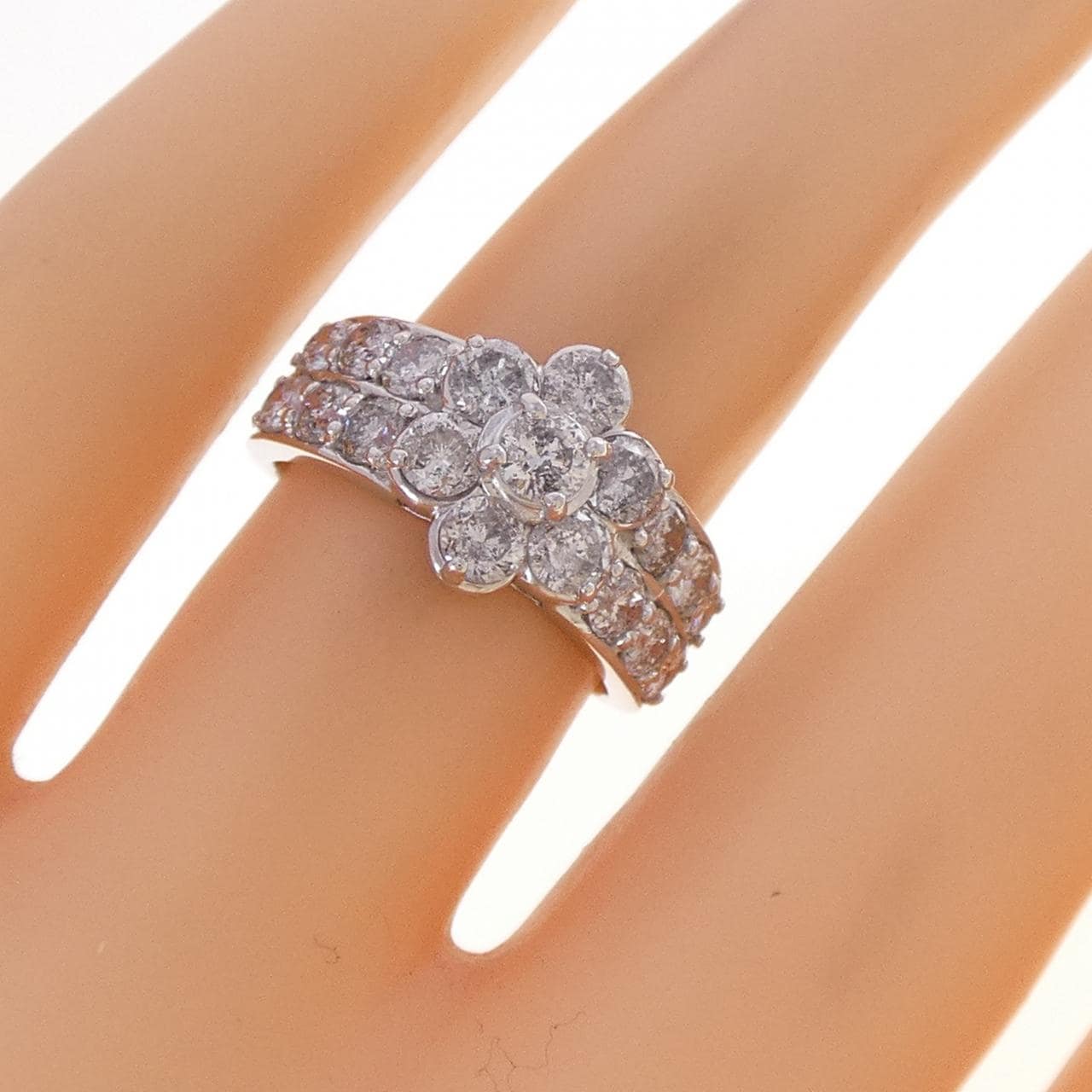 PT900 フラワー ダイヤモンド リング 2.02CT