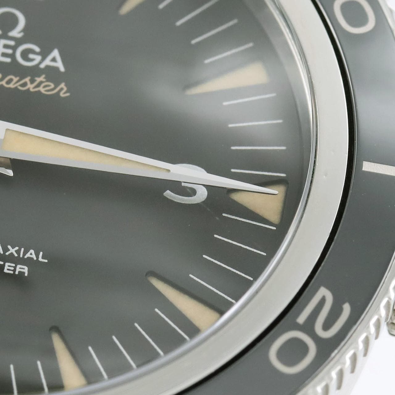 Omega Seamaster 300 233.30.41.21.01.001 SS自動上弦