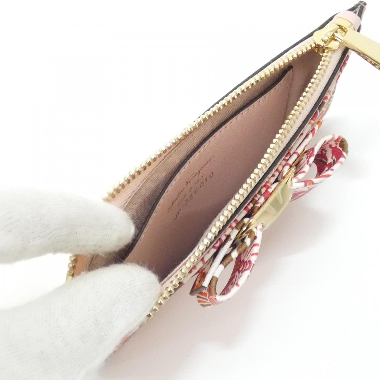 サルヴァトーレフェラガモ 22 E010 コインケース