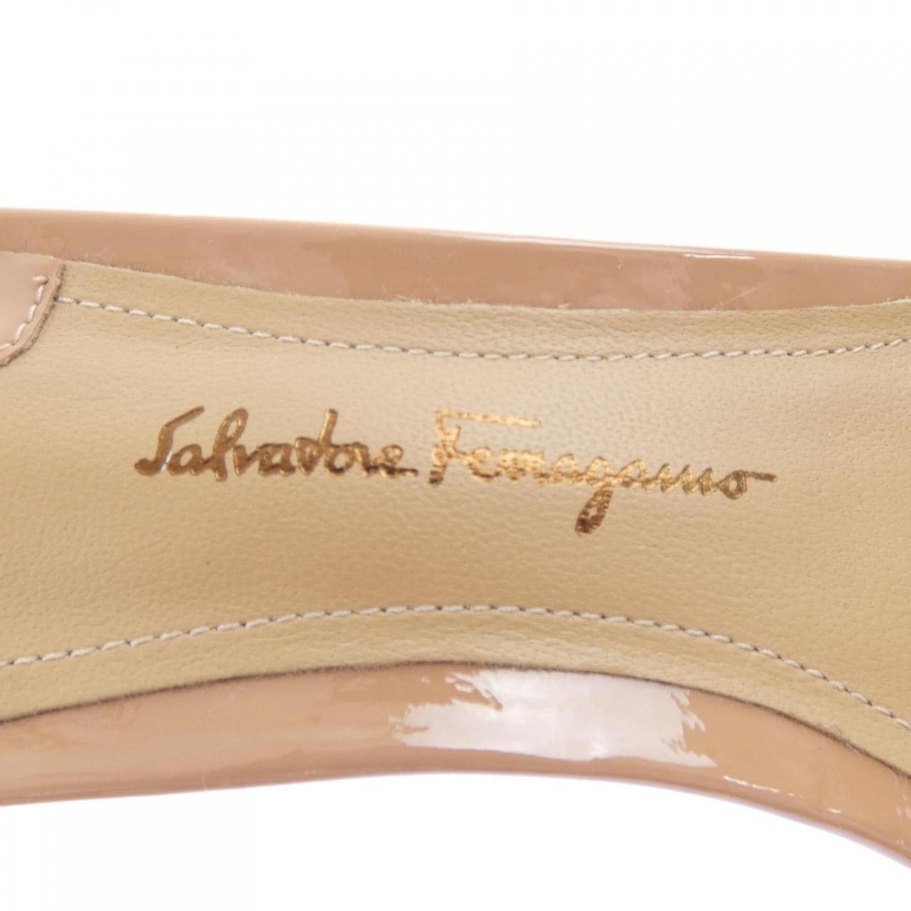 サルヴァトーレフェラガモ SALVATORE FERRAGAMO サンダル