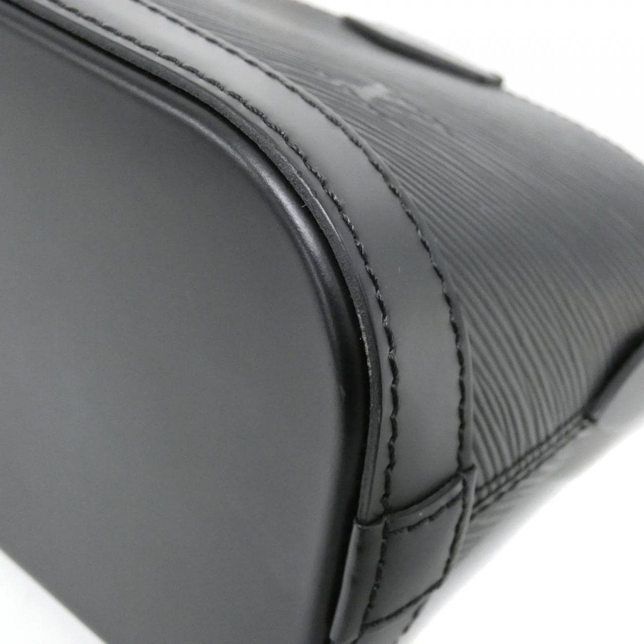 ルイヴィトン エピ アルマ MINI チェーン M51405 ショルダーバッグ