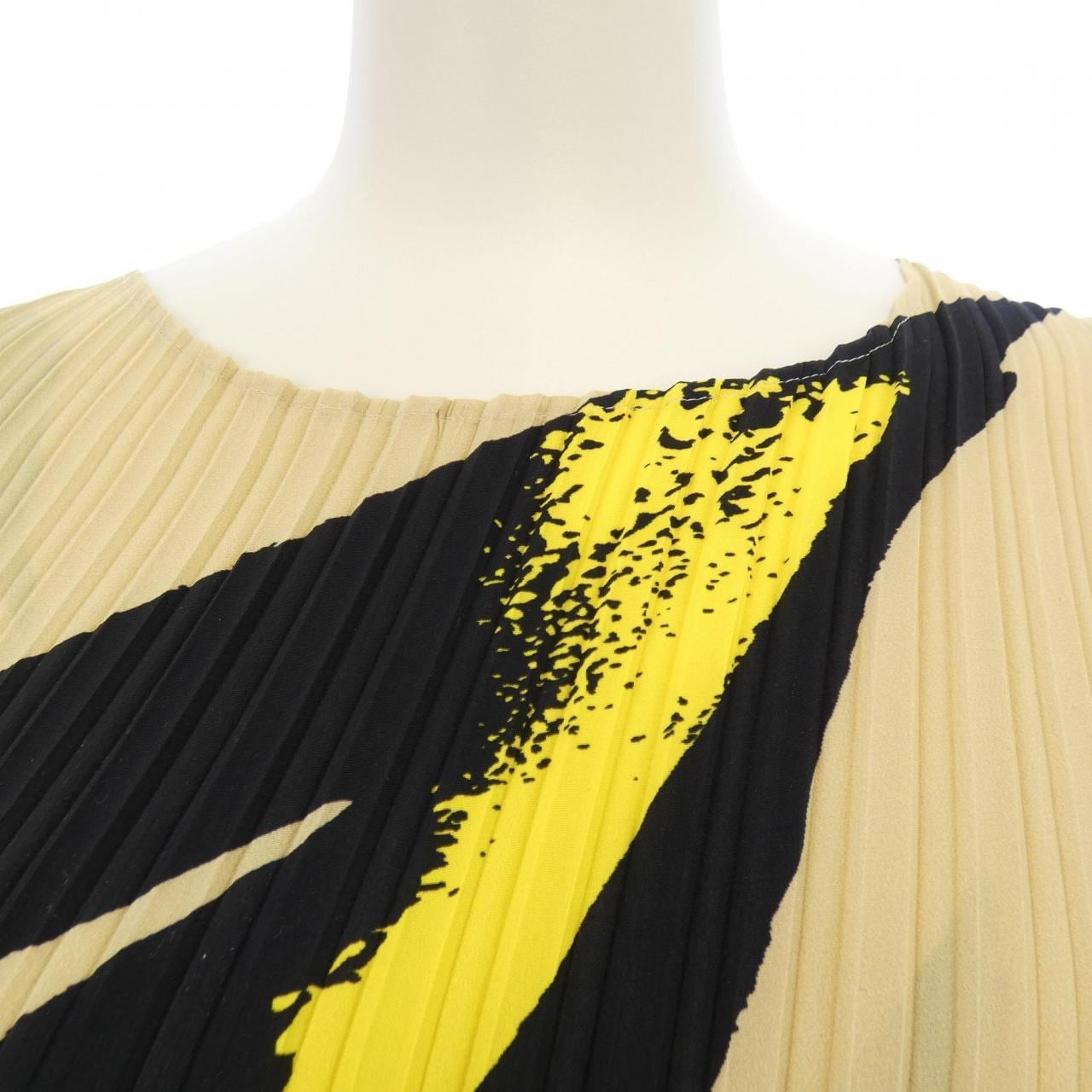 イッセイミヤケ ISSEY MIYAKE IM43FH115 ワンピース