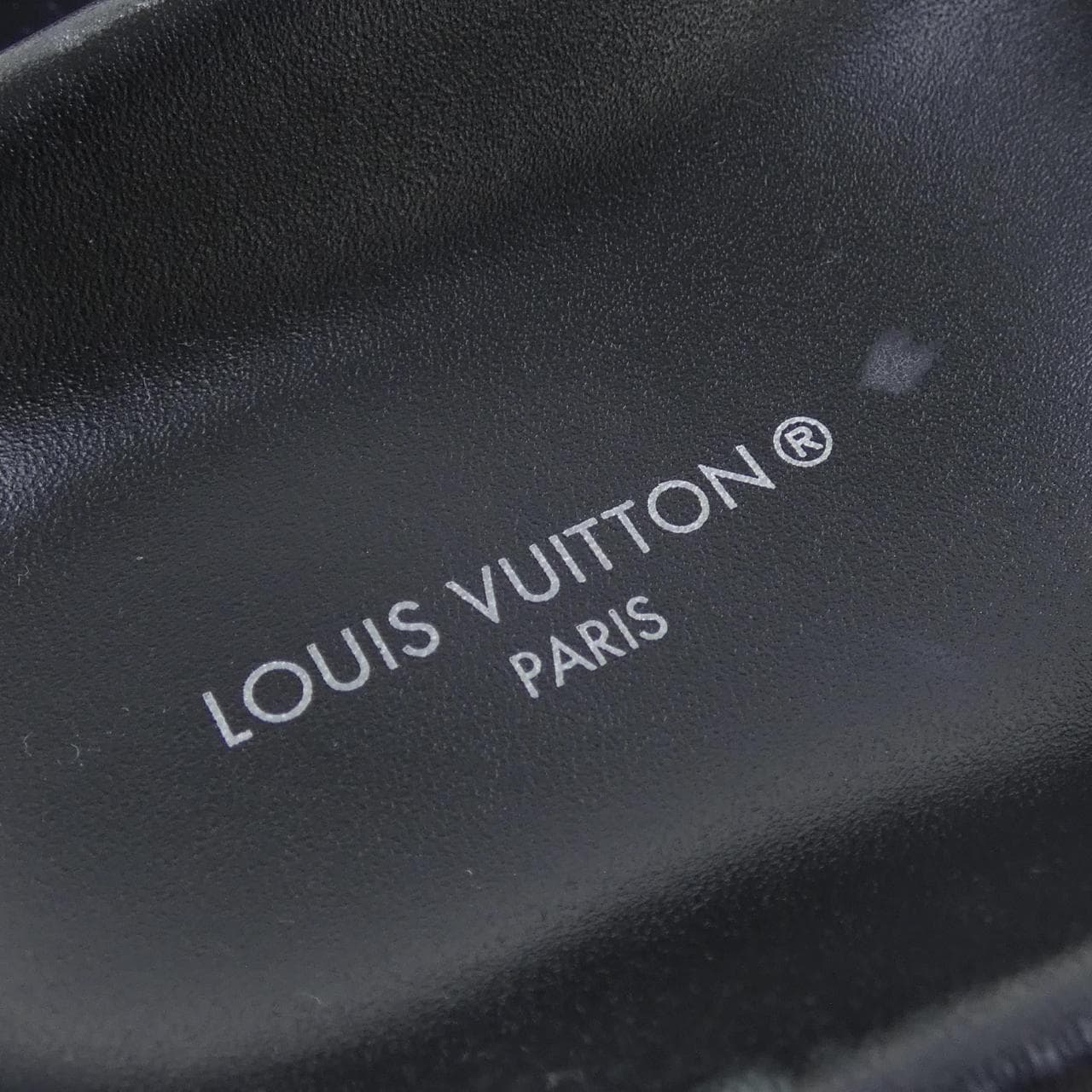 ルイヴィトン LOUIS VUITTON FLAT COMFORT MULE プールピローライン サンダル