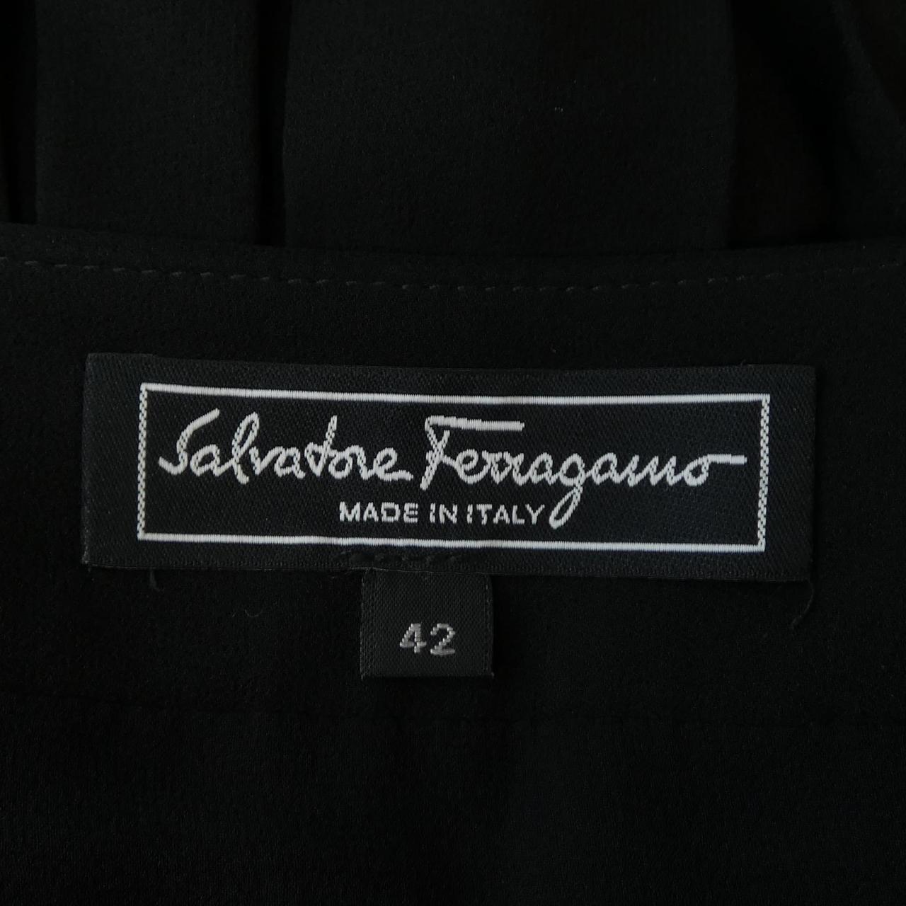サルヴァトーレフェラガモ SALVATORE FERRAGAMO スカート