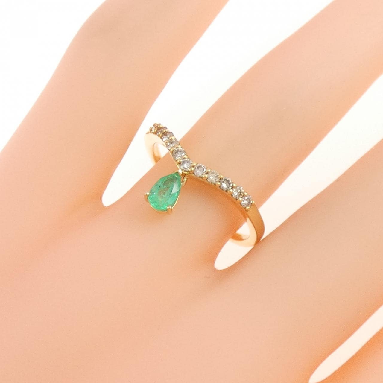 ジーエスティービー エメラルド リング 0.20CT