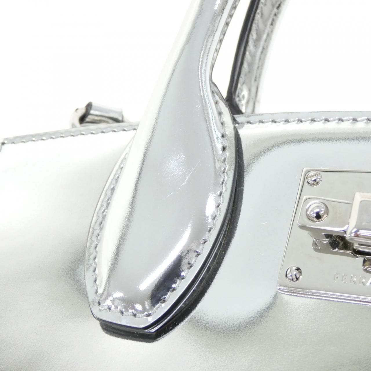 サルヴァトーレフェラガモ 21 1424 バッグ