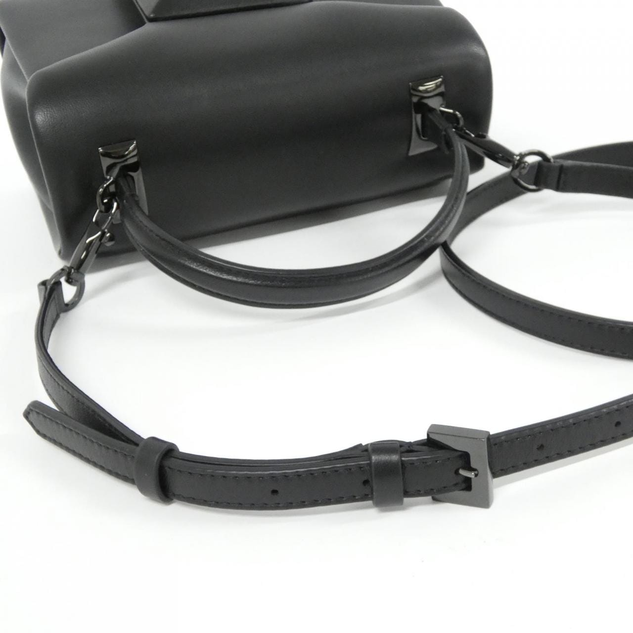 ヴァレンティノガラヴァーニ 1W0B0L13XMC バッグ