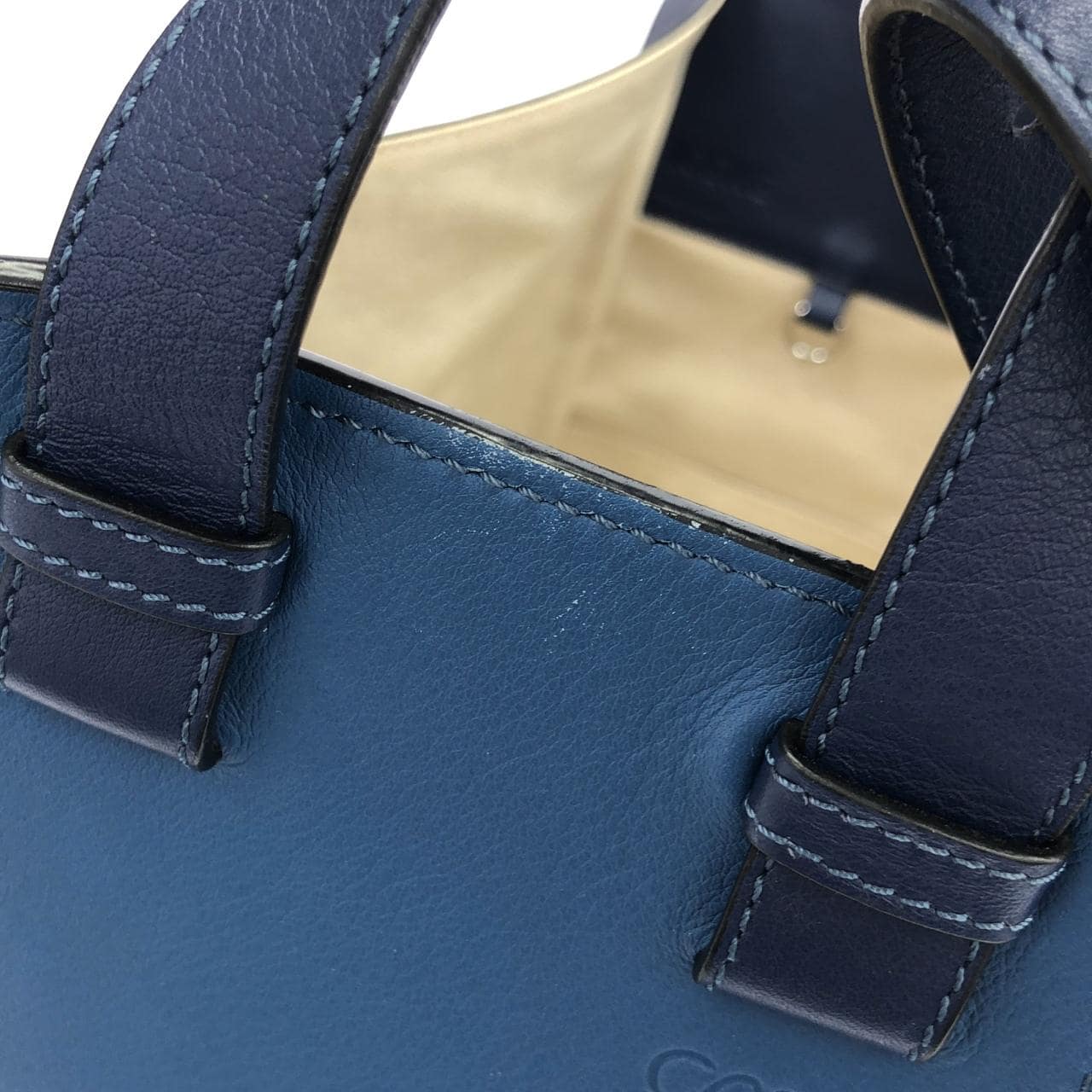 ロエベ ハンモック ミディアム 387 30VT38 ショルダーバッグ