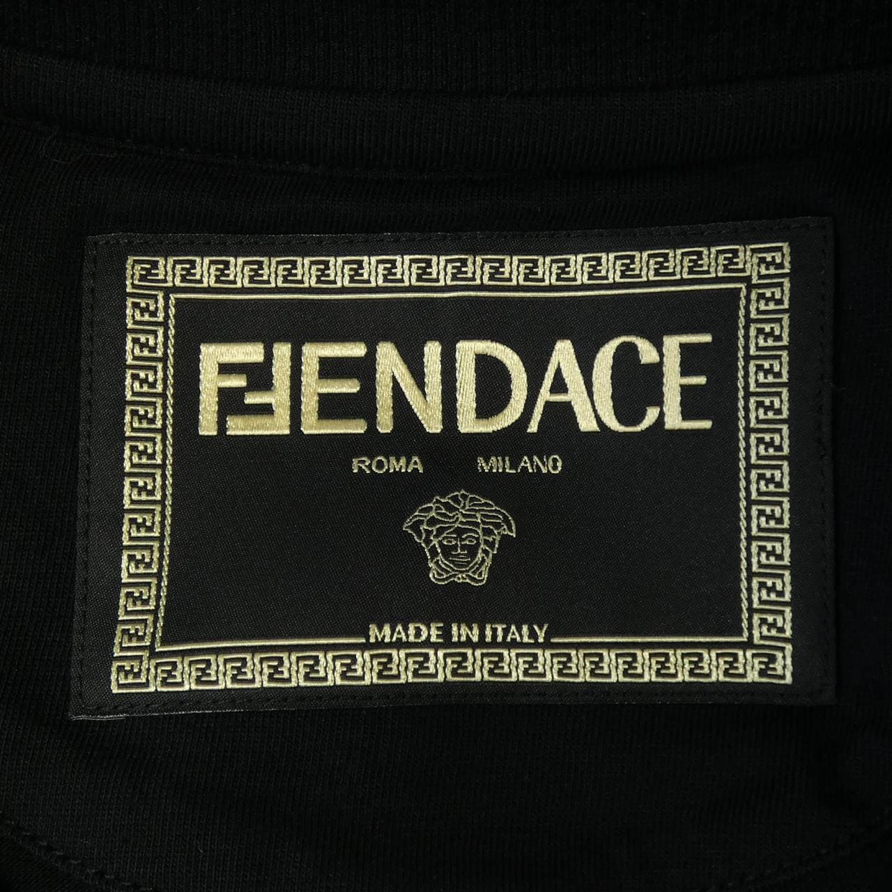 フェンダーチェ FENDACE FY1144 AKDV Tシャツ