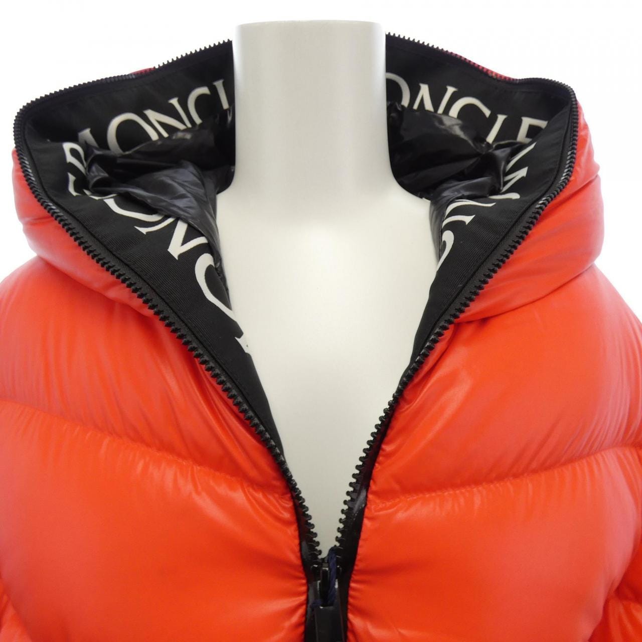 モンクレール MONCLER ダウンジャケット