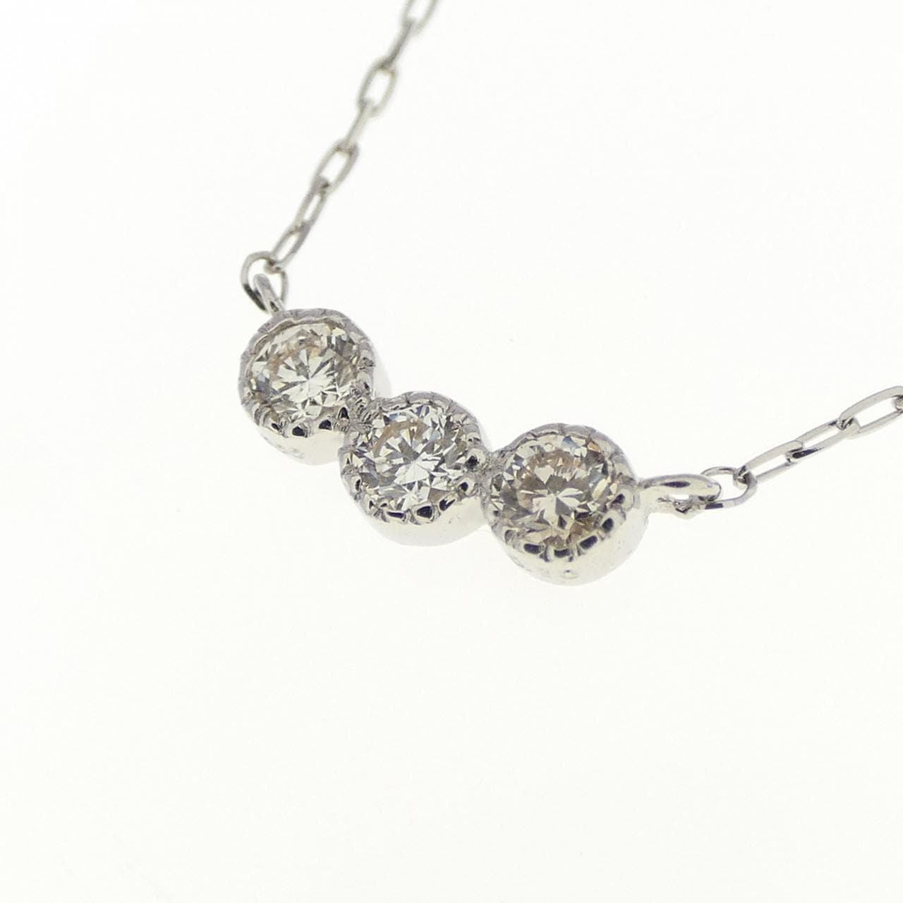 [BRAND NEW] PT Diamond Necklace 0.10CT