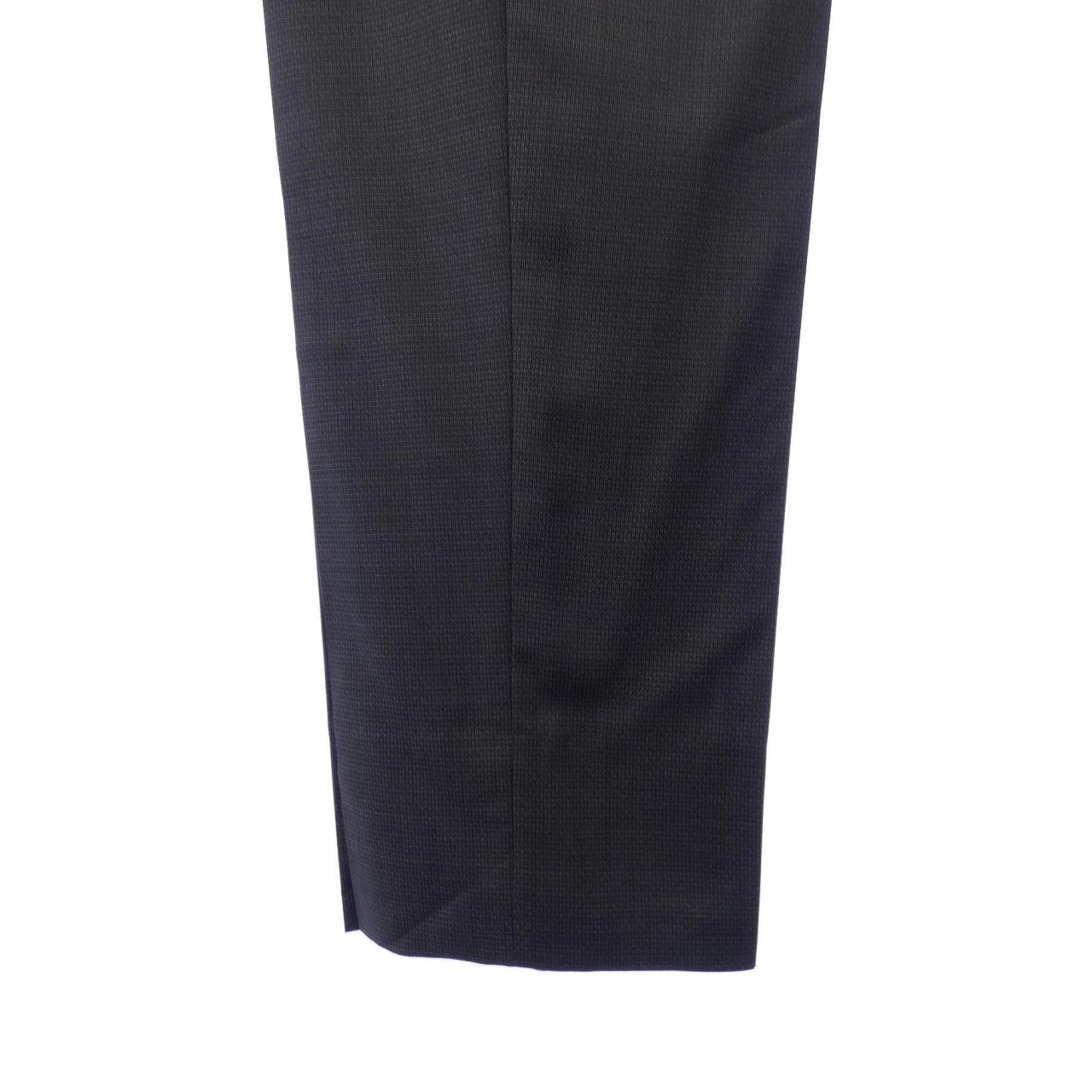 ゴタイリク GOTAIRIKU スーツ