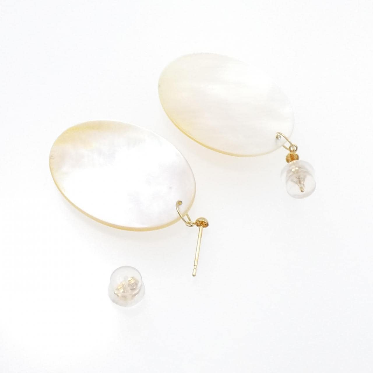 [BRAND NEW] K18YG mother of pearl earrings