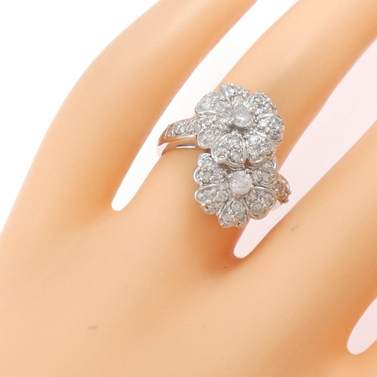 PT900 フラワー ダイヤモンド リング 1.00CT