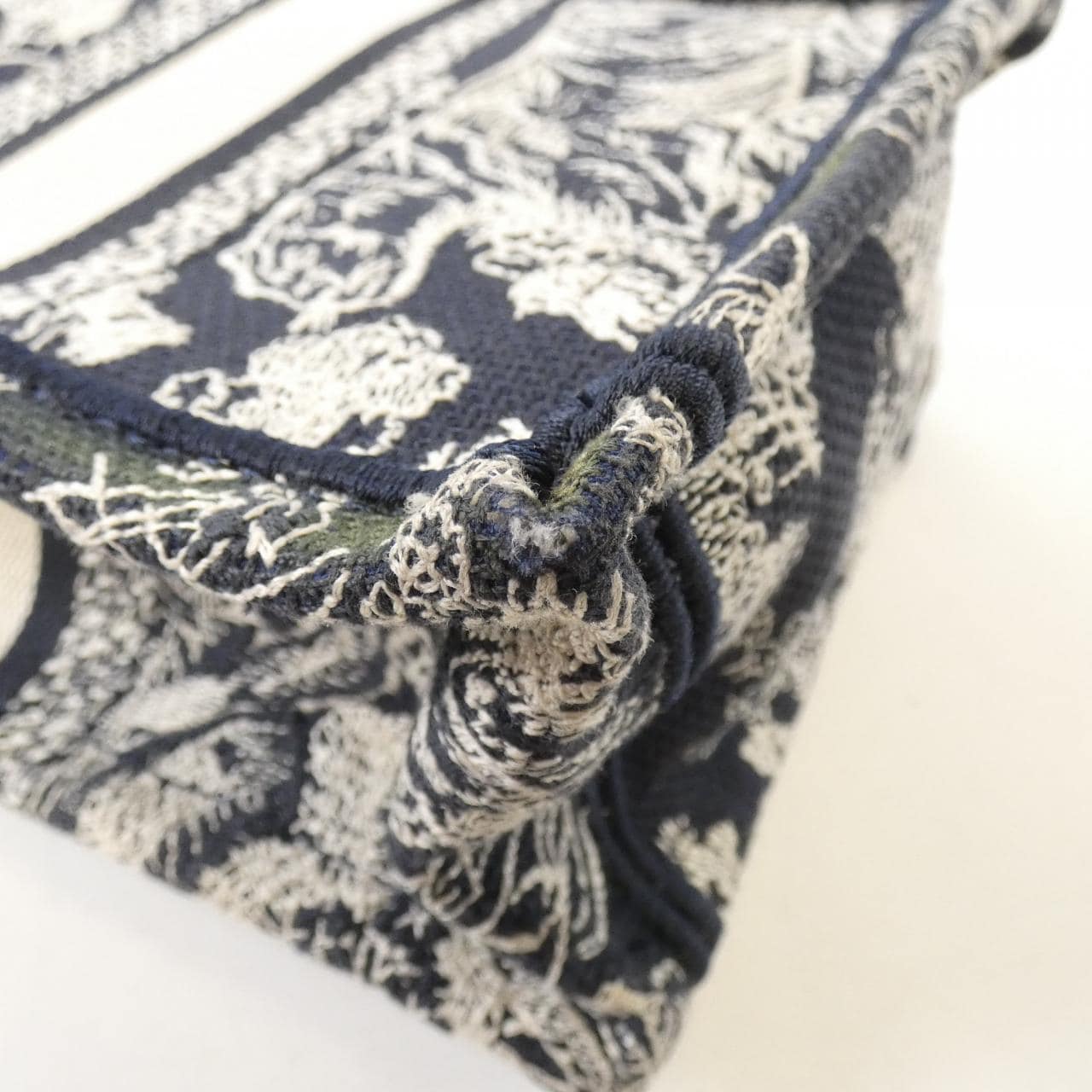 クリスチャンディオール REVERSE TOILE DE JOUY ディオール ブック トート ミニ バーティカル バッグ  S5555CRGO バッグ