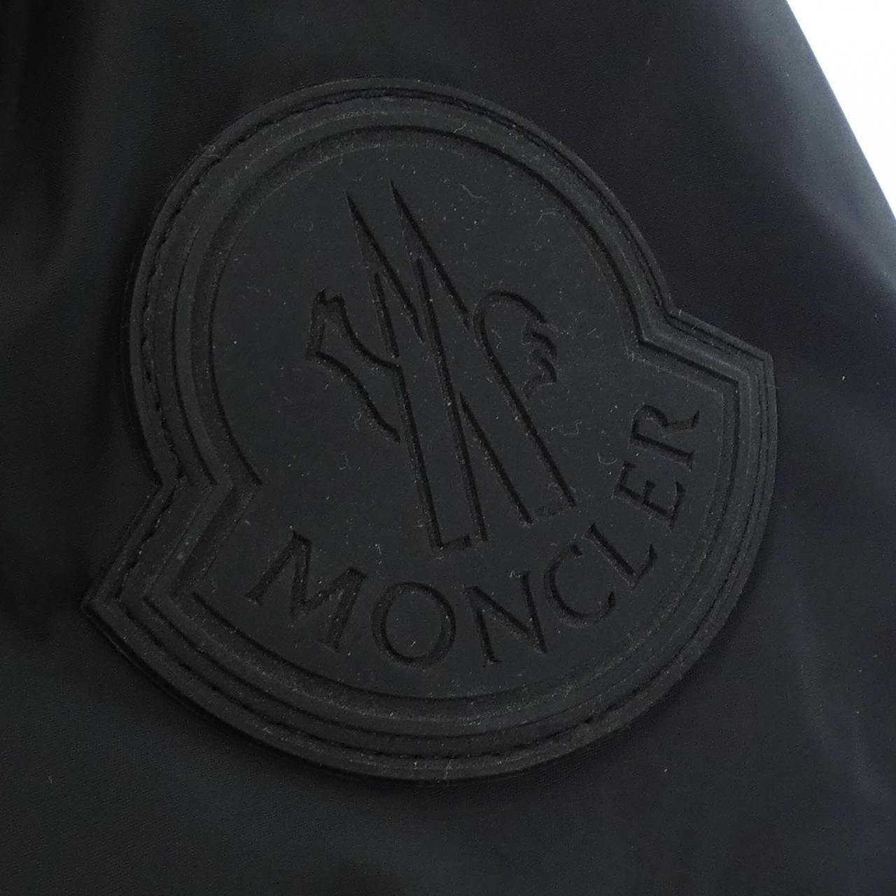 モンクレール MONCLER ダウンジャケット