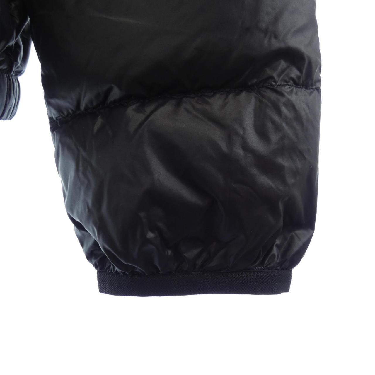 普拉達PRADA羽絨服