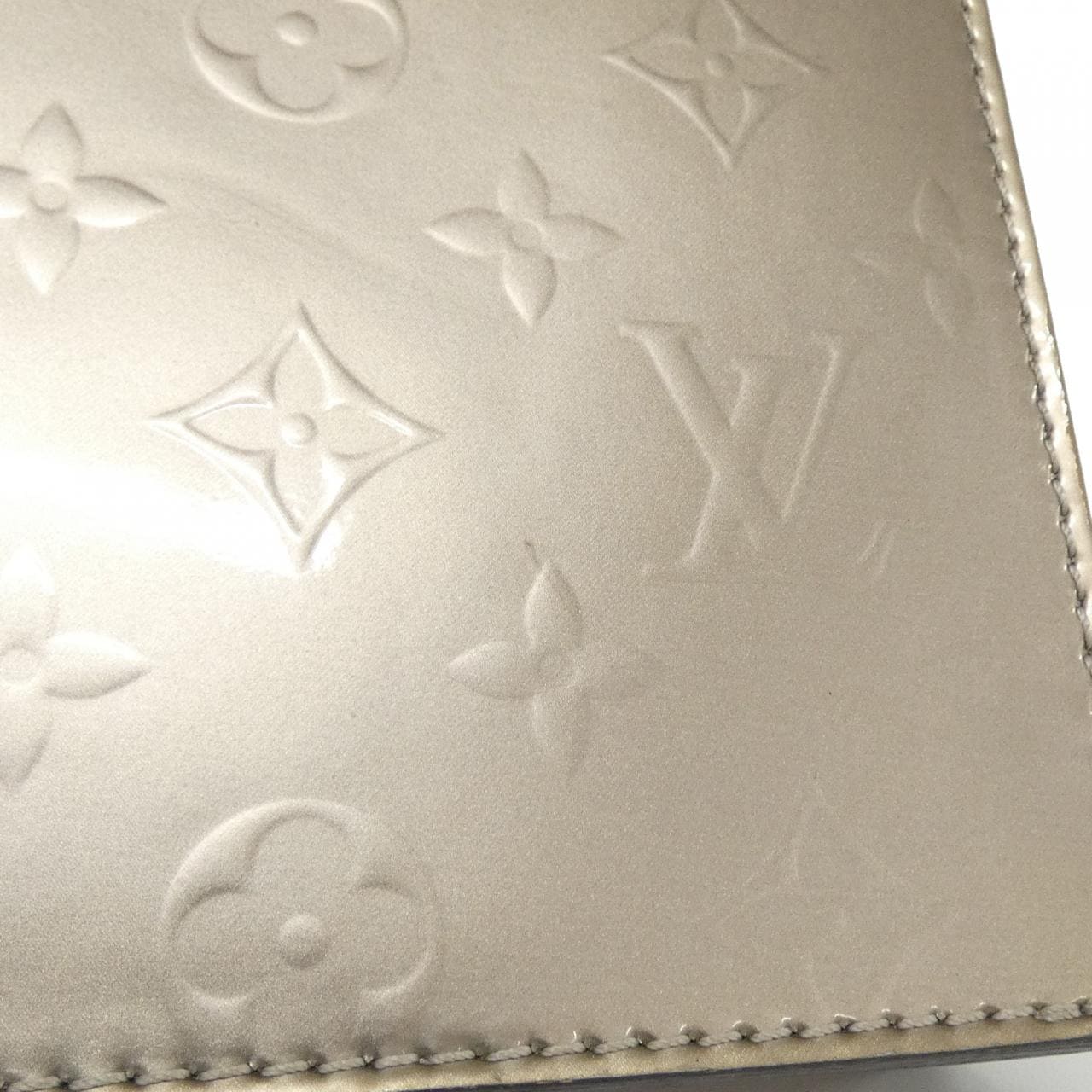 ルイヴィトン ヴェルニ プティット サック プラ M90564 ショルダーバッグ