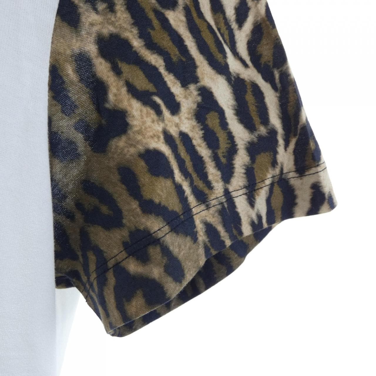 ヴェルサーチェ VERSACE A83576 Tシャツ