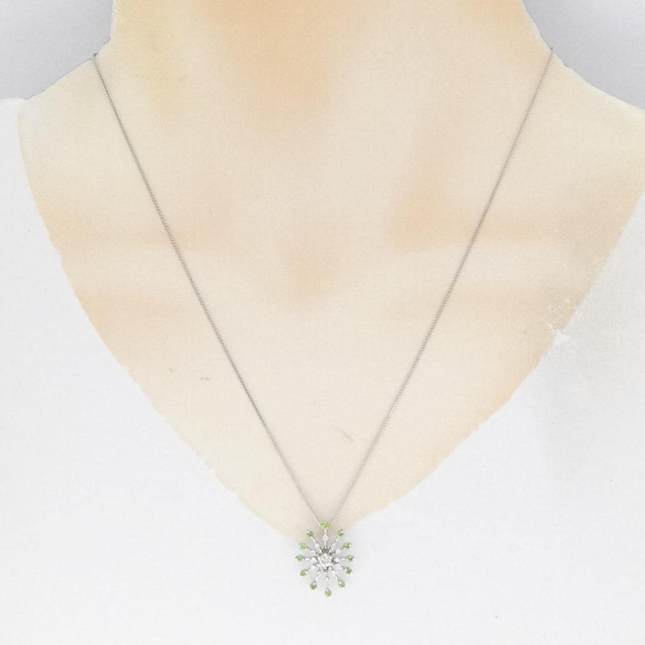 K18WG Demantoid garnet Necklace 0.23CT