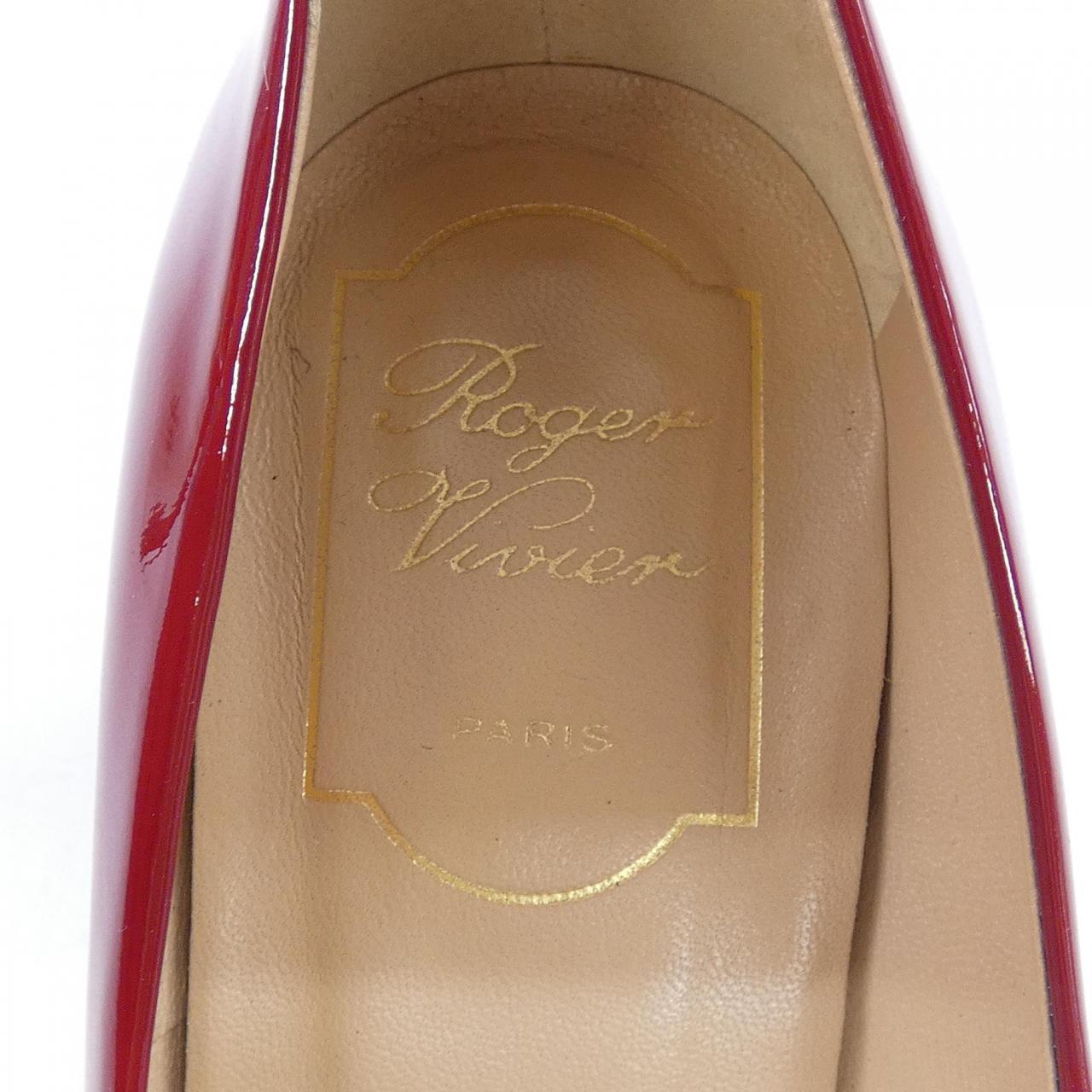 ロジェヴィヴィエ ROGER VIVIER パンプス