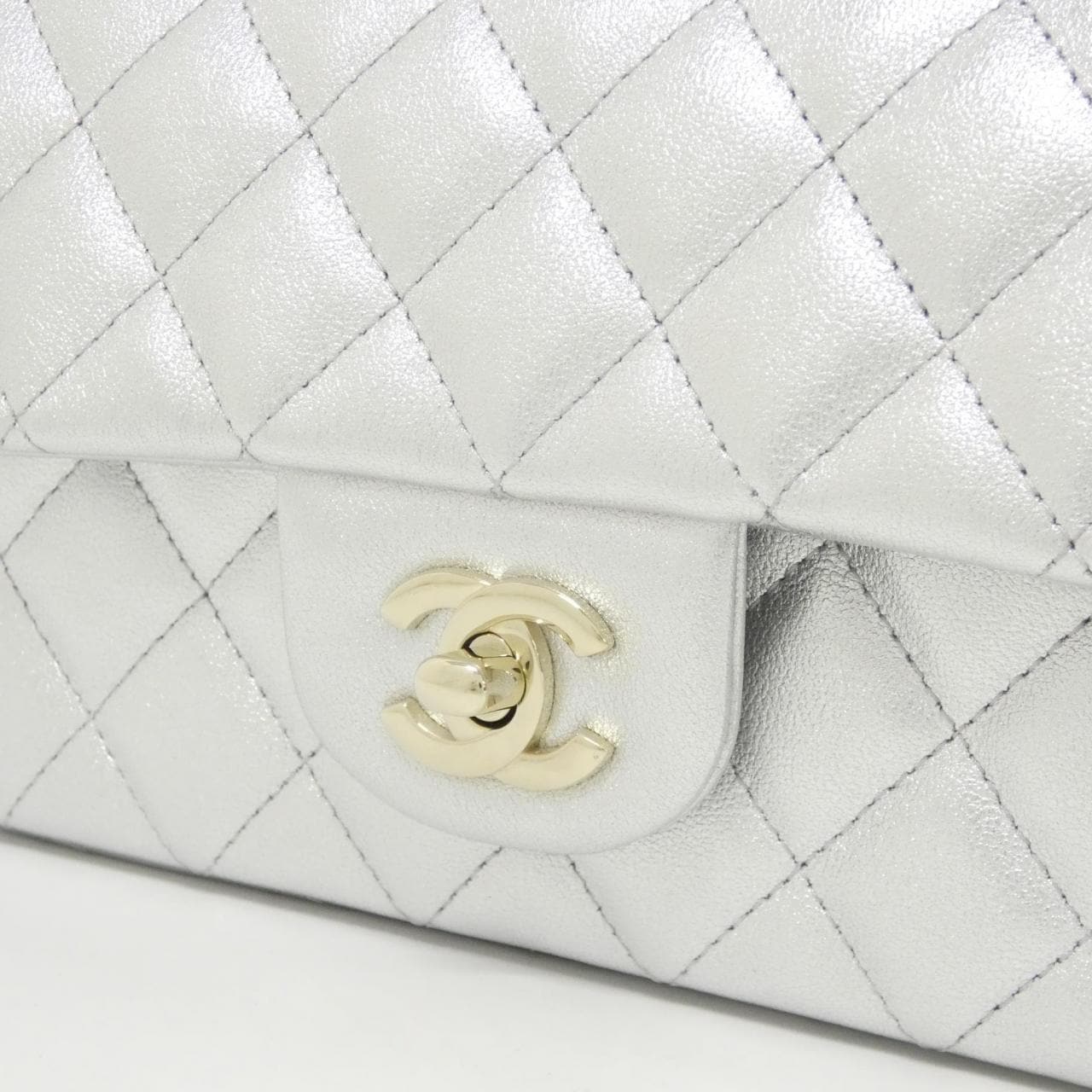 【未使用品】シャネル 69900 ショルダーバッグ