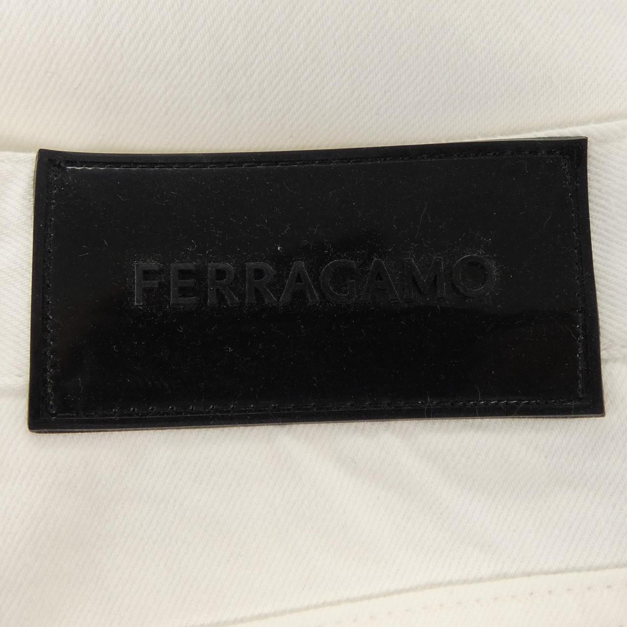 フェラガモ FERRAGAMO 13C455 P パンツ