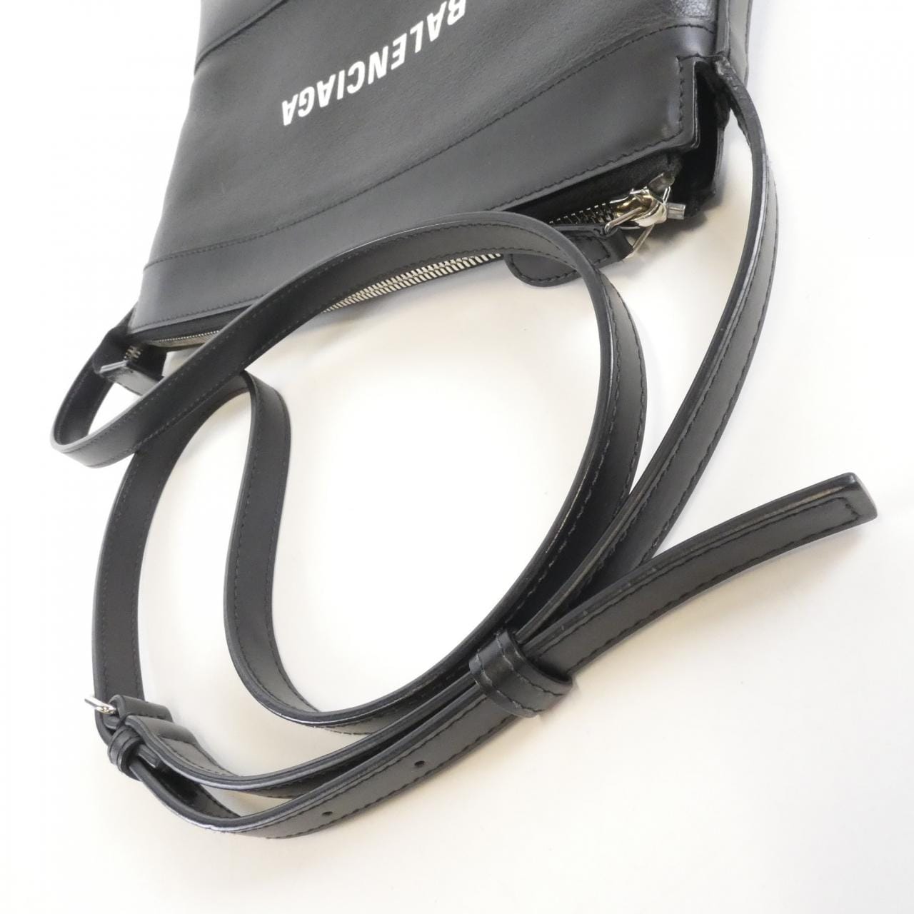 バレンシアガ NAVY CROSSBODY POUCH 639497 18D1N ショルダーバッグ