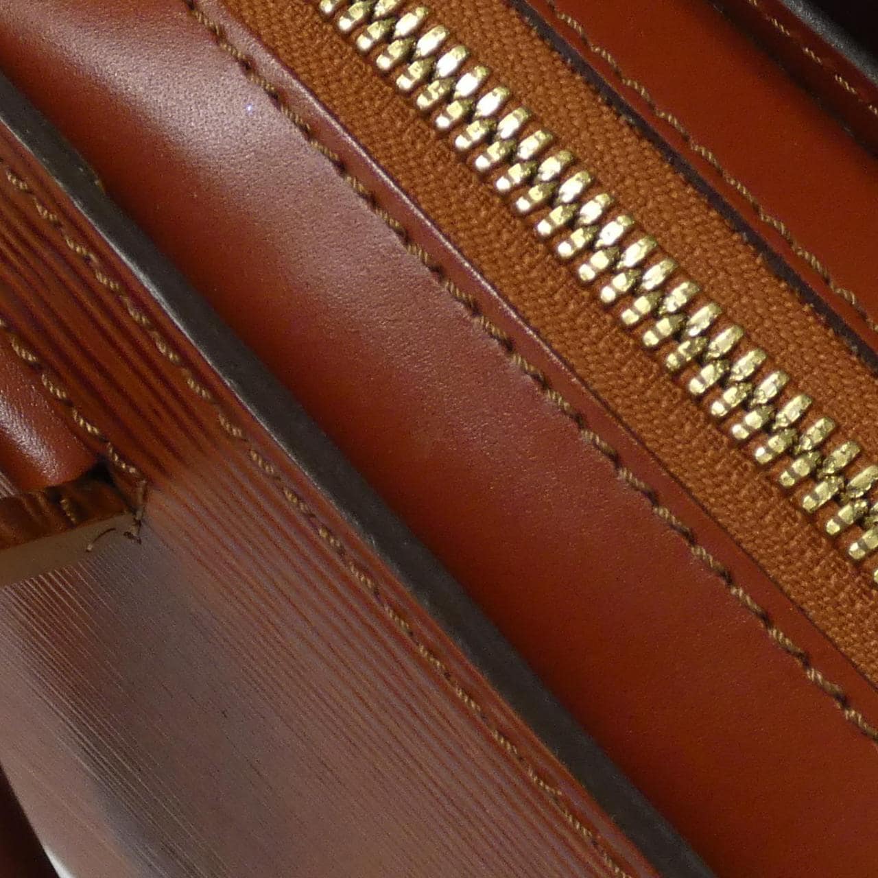 ルイヴィトン エピ ポンヌフ M52053 バッグ