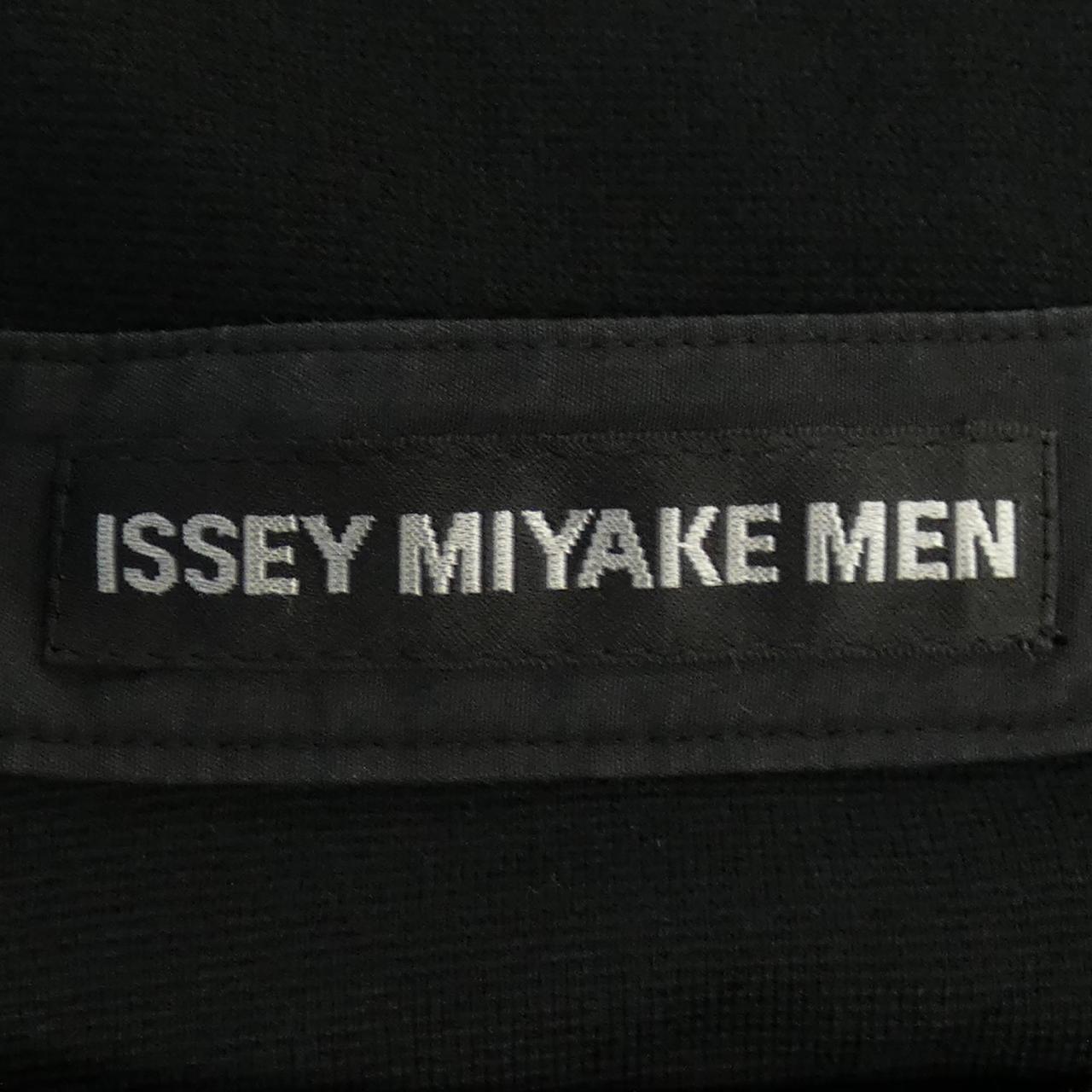 コメ兵｜イッセイミヤケメン ISSEY MIYAKE MEN トップス｜ISSEY MIYAKE ...