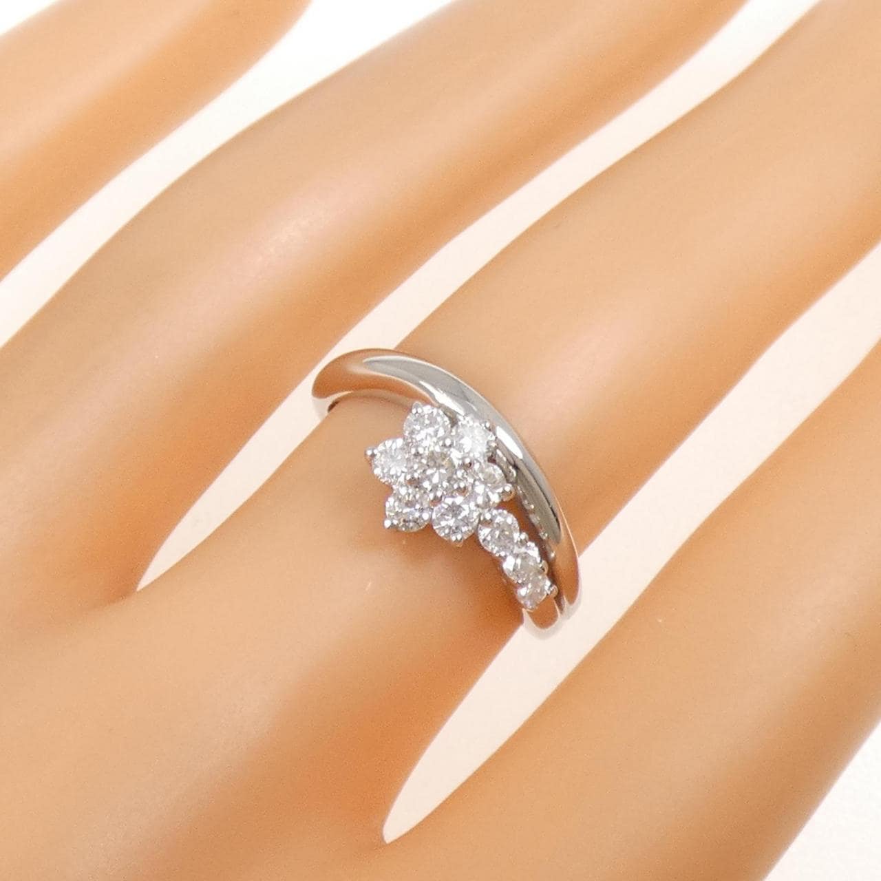 PT900 フラワー ダイヤモンド リング 0.50CT