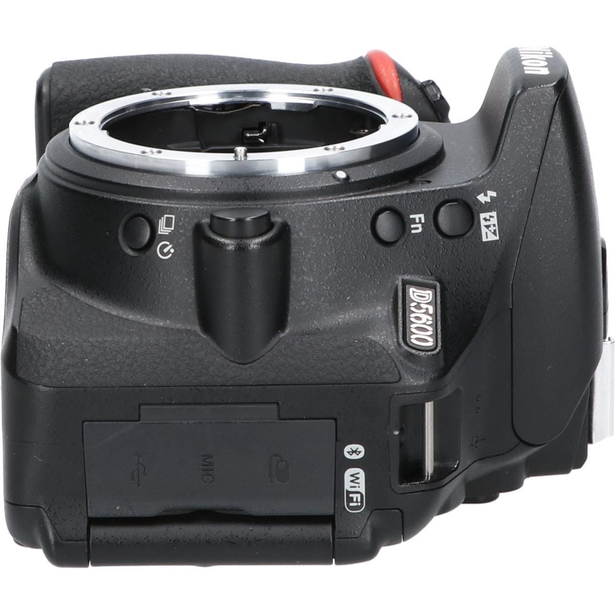 D5600