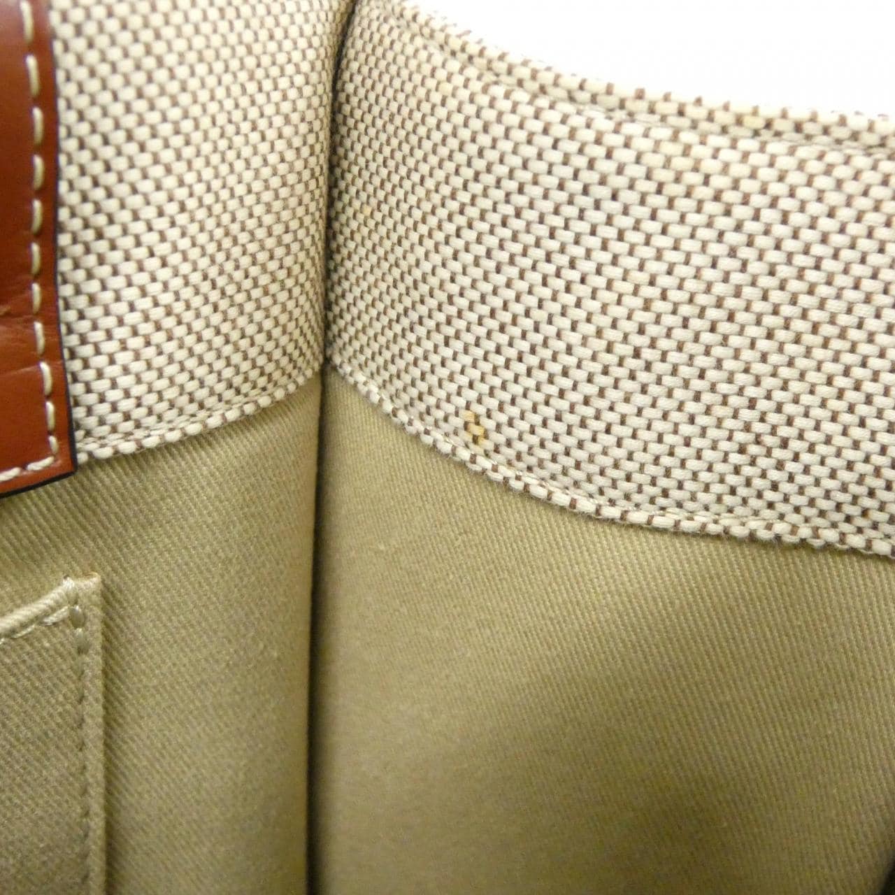 クロエ ウッディー ミディアム トート CHC21US383 E66 バッグ