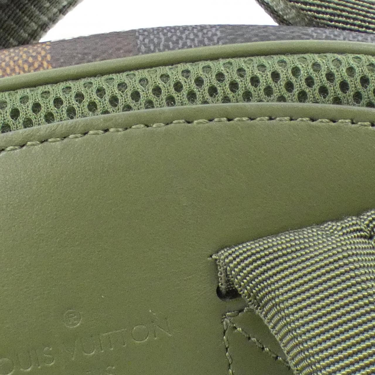 LOUIS VUITTON Damoflage 运动背包 M24445双肩包