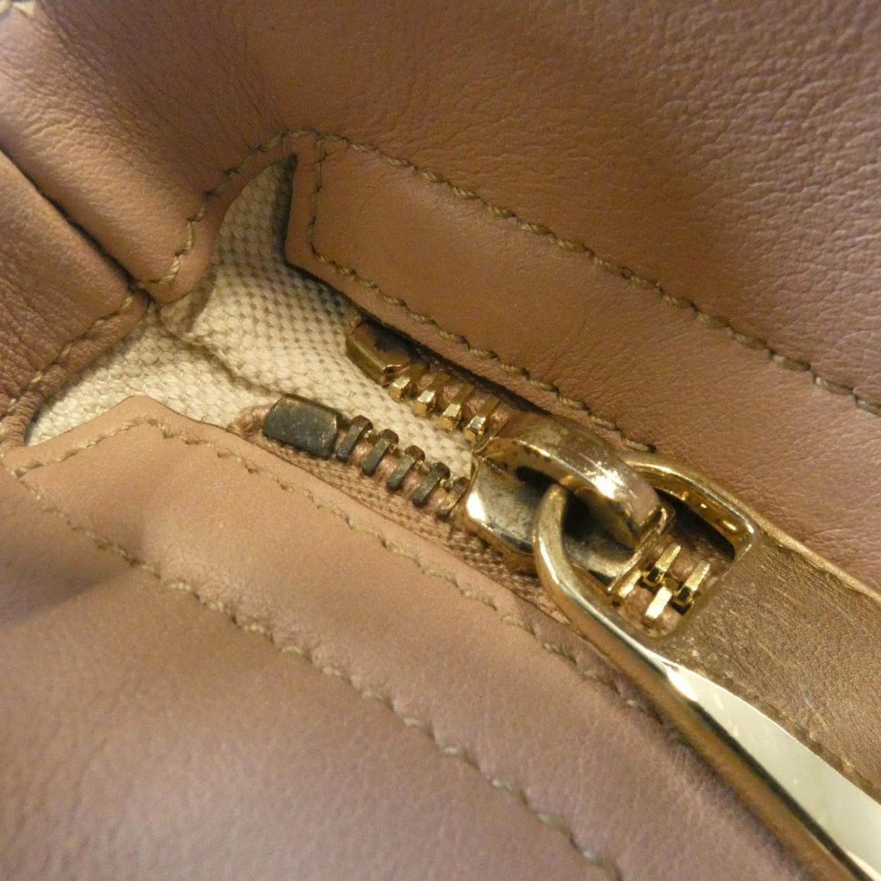 グッチ 323671 AOOJG バッグ