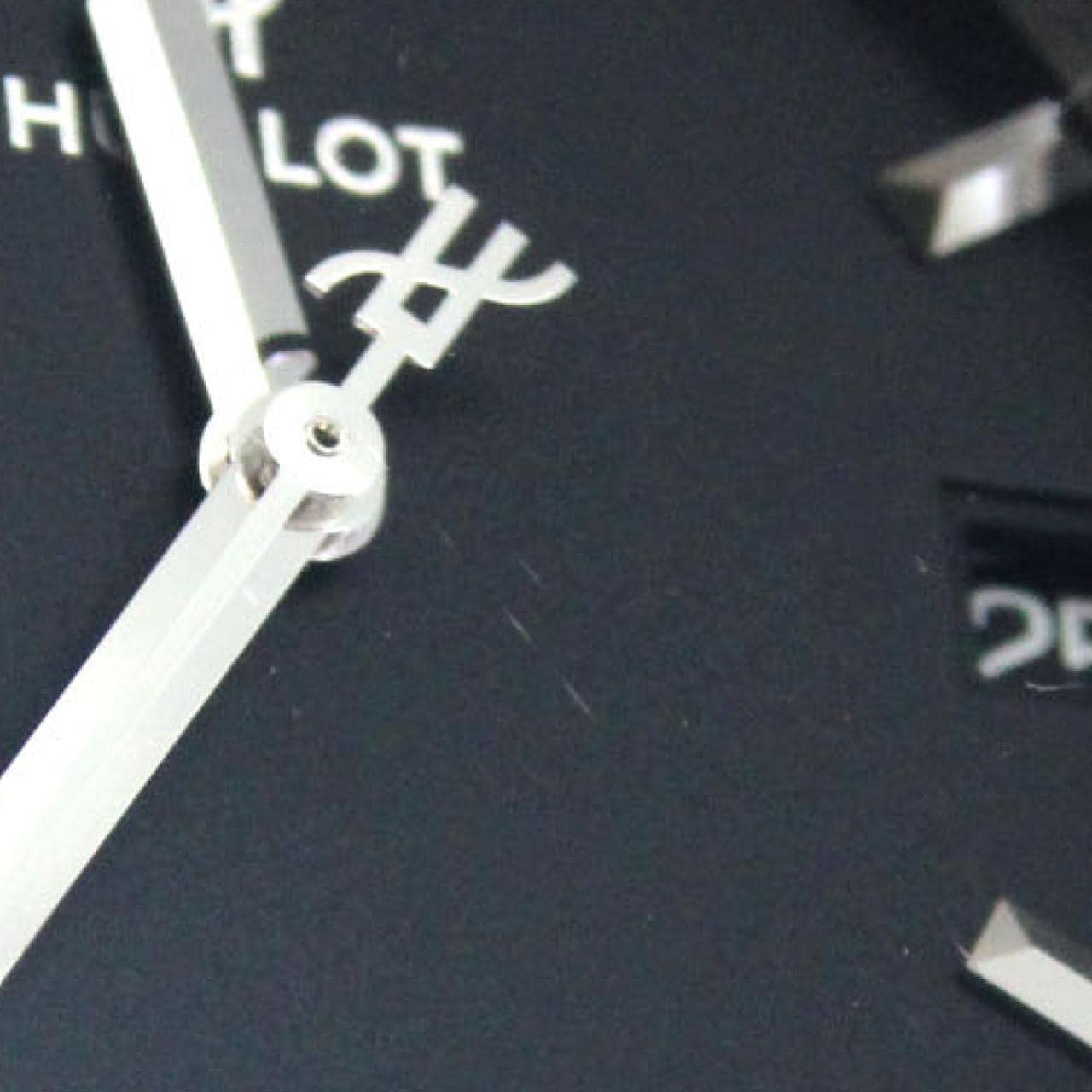 ウブロ クラシックフュージョンチタニウムダイヤモンド 581.NX.1171.RX.1104 TI クォーツ