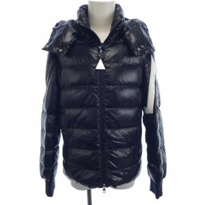 モンクレール MONCLER ダウンジャケット