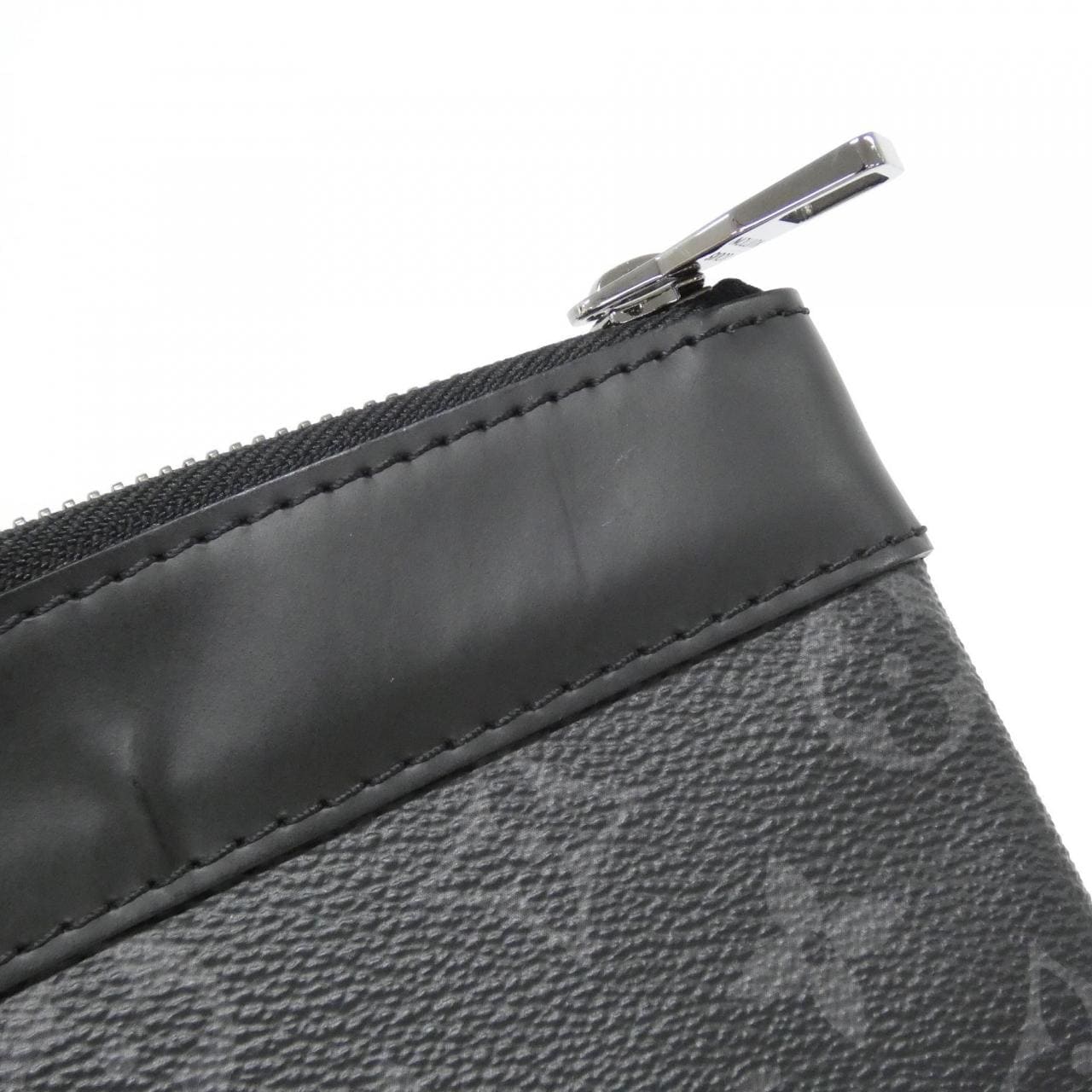 LOUIS VUITTON Monogram Eclipse Pochette Discovery M62291 Bag