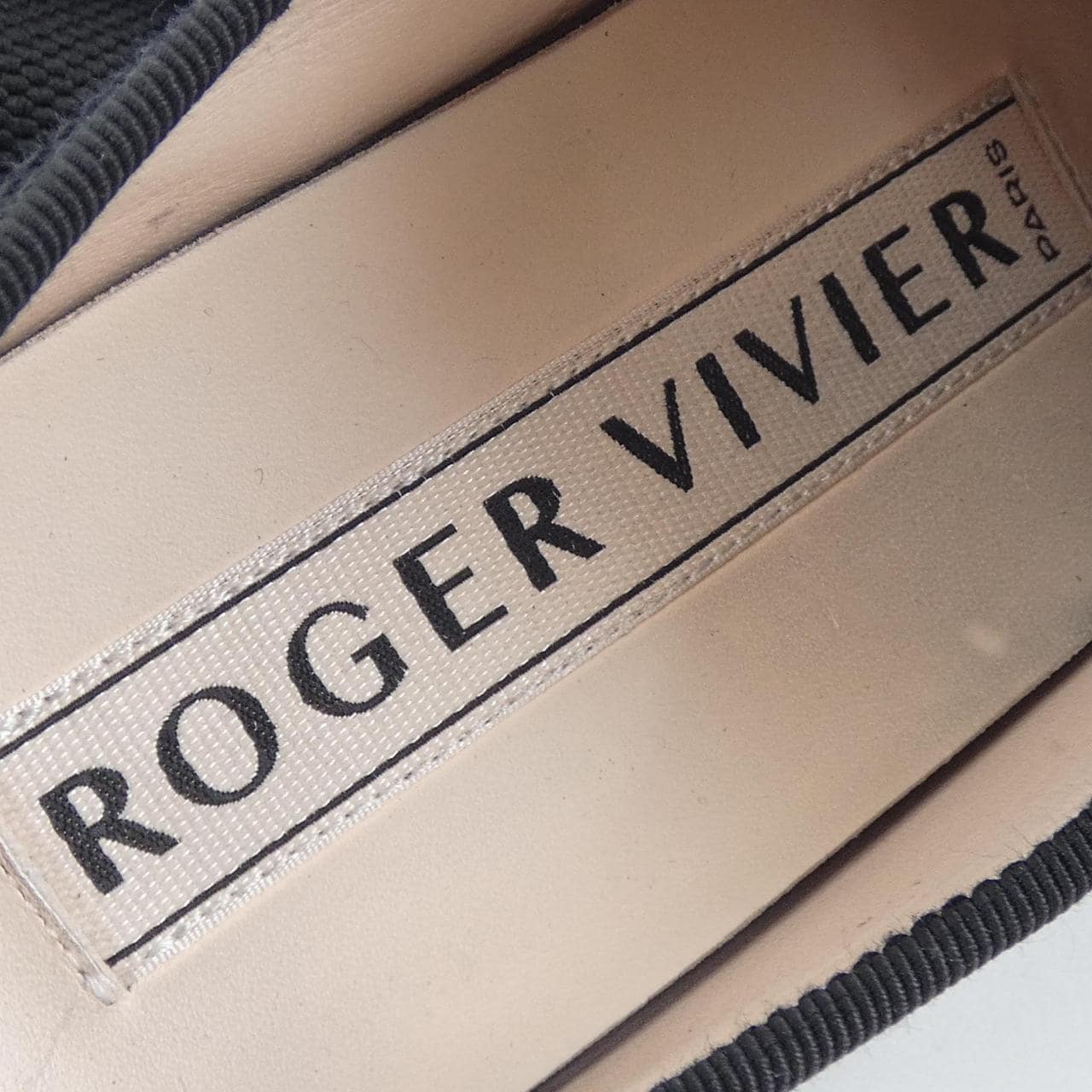 ROGER VIVIER Vivier Sneakers