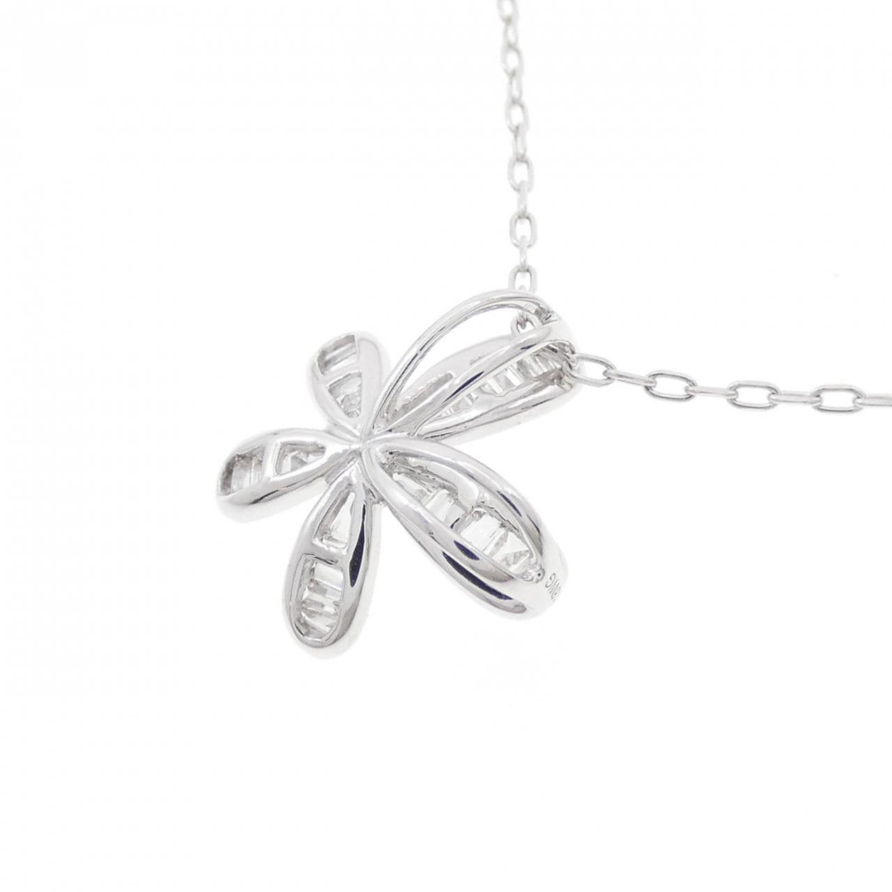 K18WG フラワー ダイヤモンド ネックレス 0.20CT