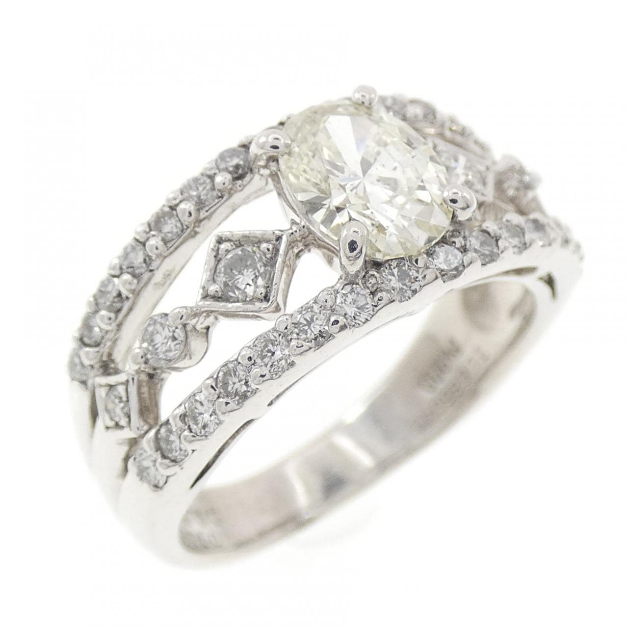 PT900 ダイヤモンド リング 0.707CT