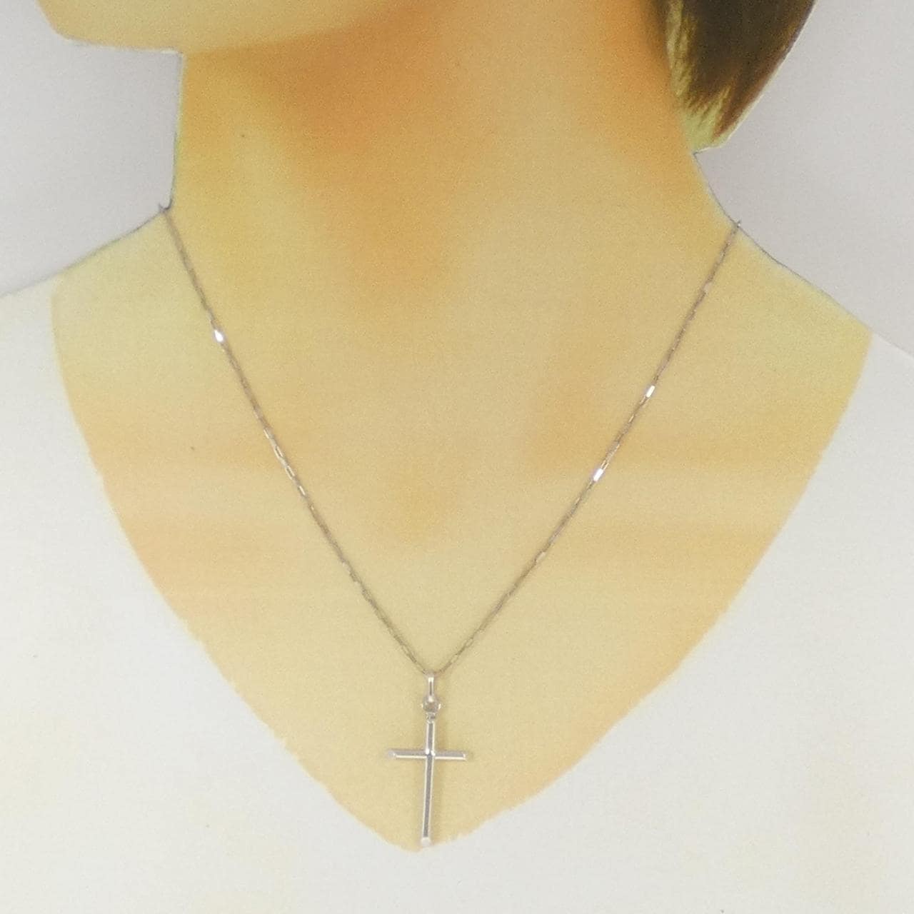 ウノアエレ 750WG クロス ネックレス