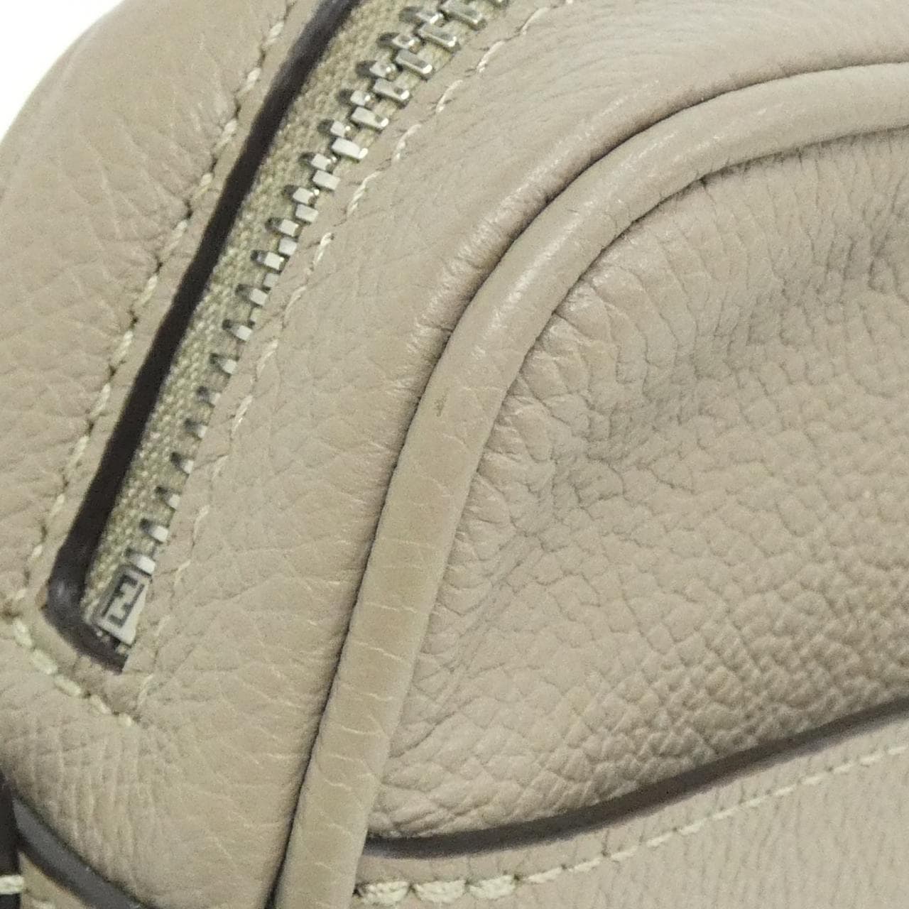 フェンディ カメラ ケース 7M0286 AMAC ショルダーバッグ