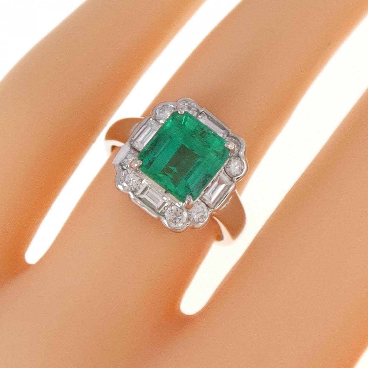 PT エメラルド リング 2.39CT