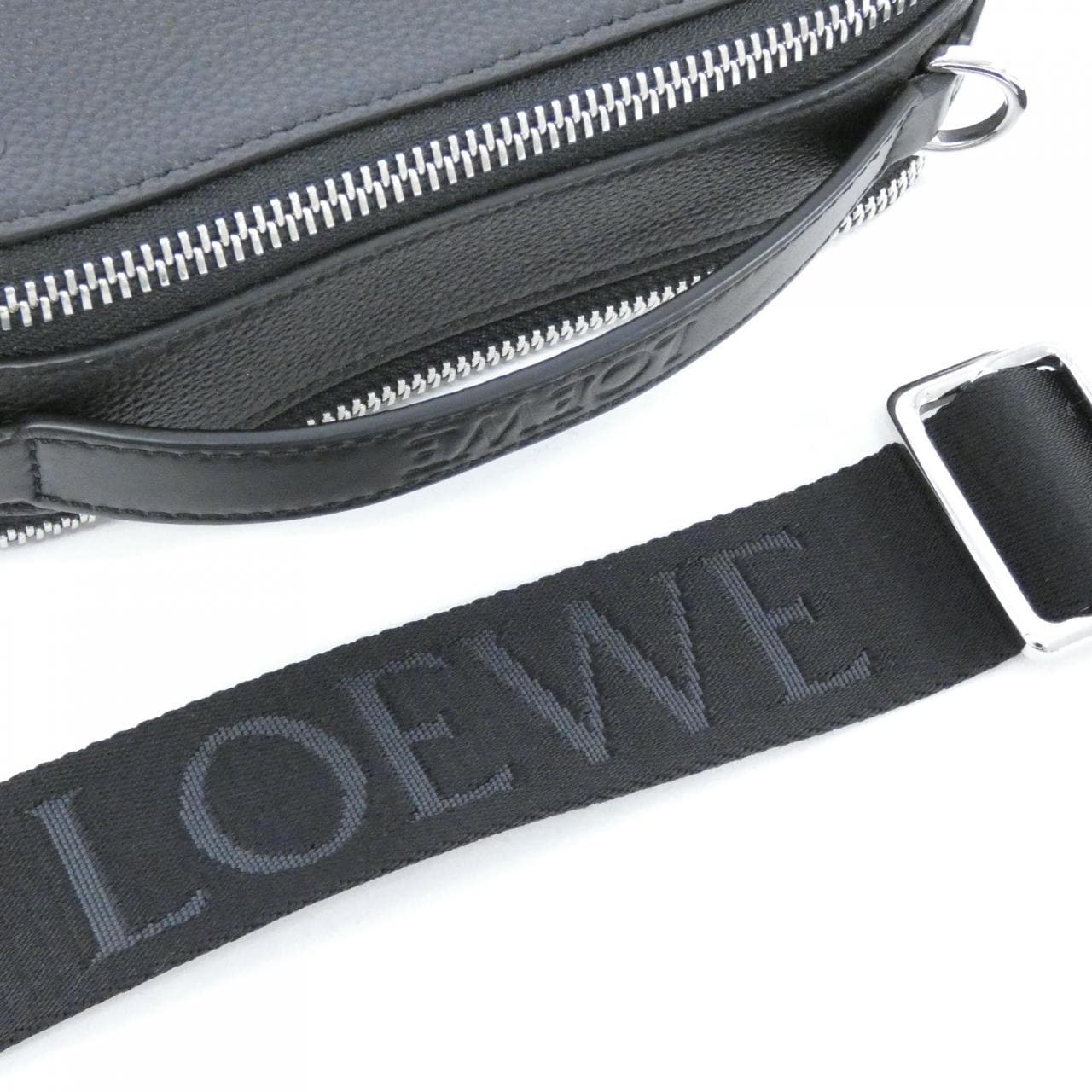 LOEVE CAMERA CROSS BODY MINI C660R41X01單肩包