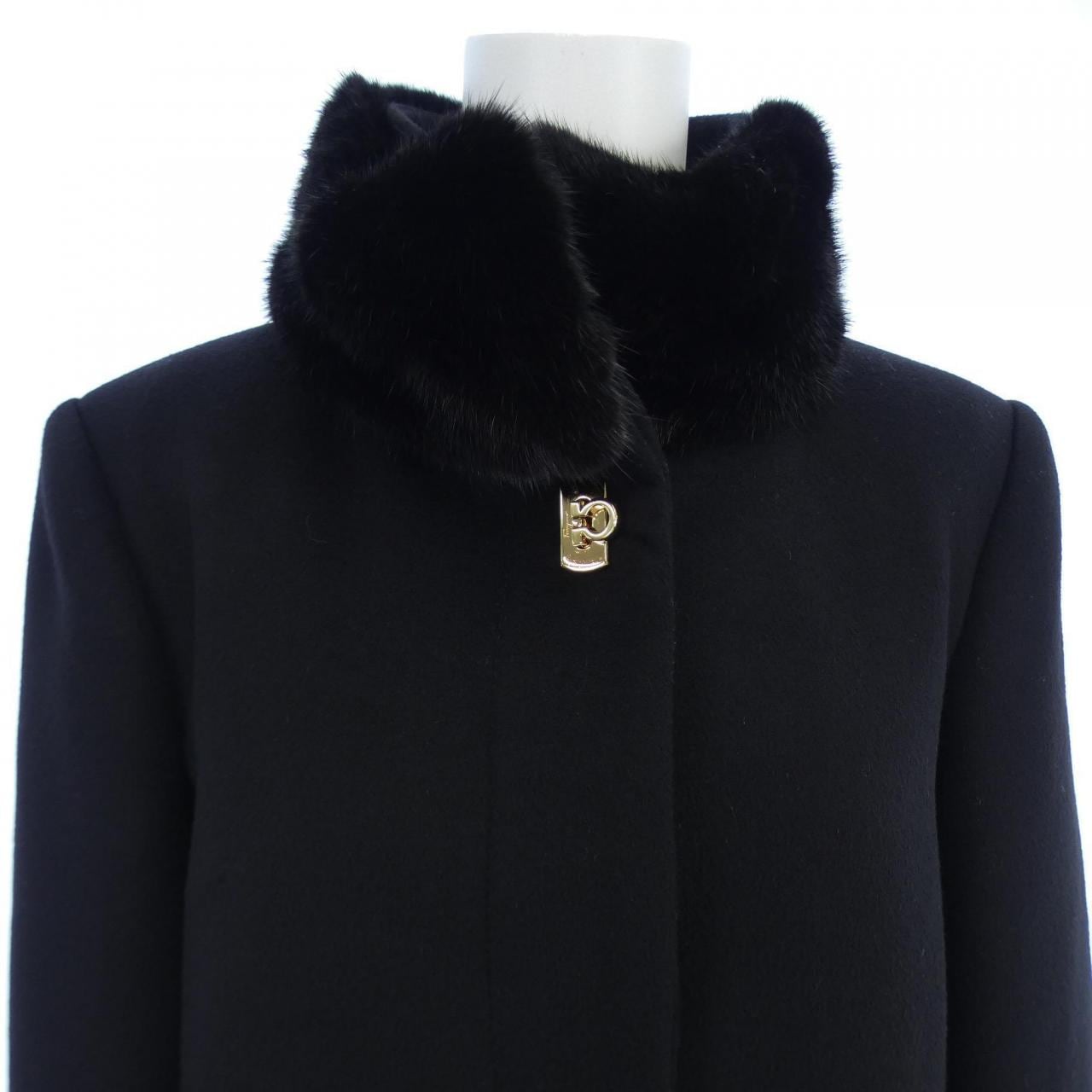 サルヴァトーレフェラガモ SALVATORE FERRAGAMO コート