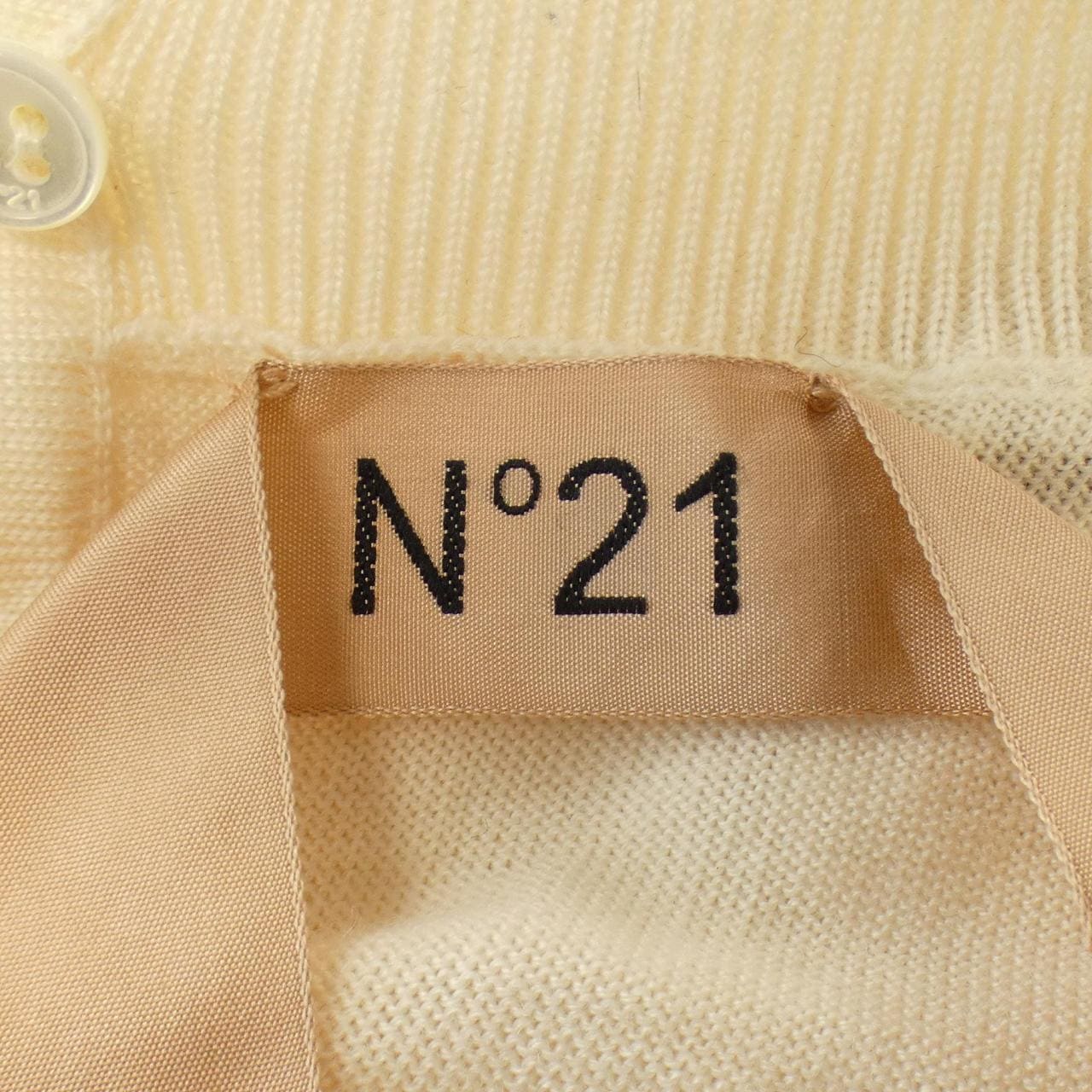 ヌメロヴェントゥーノ N°21 ニット
