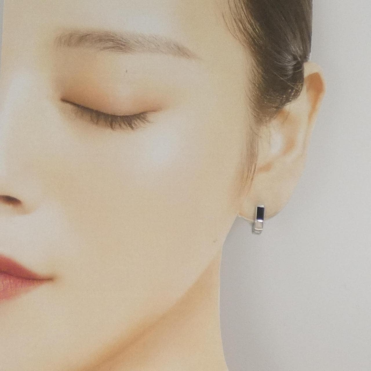 K18WG オニキス ピアス