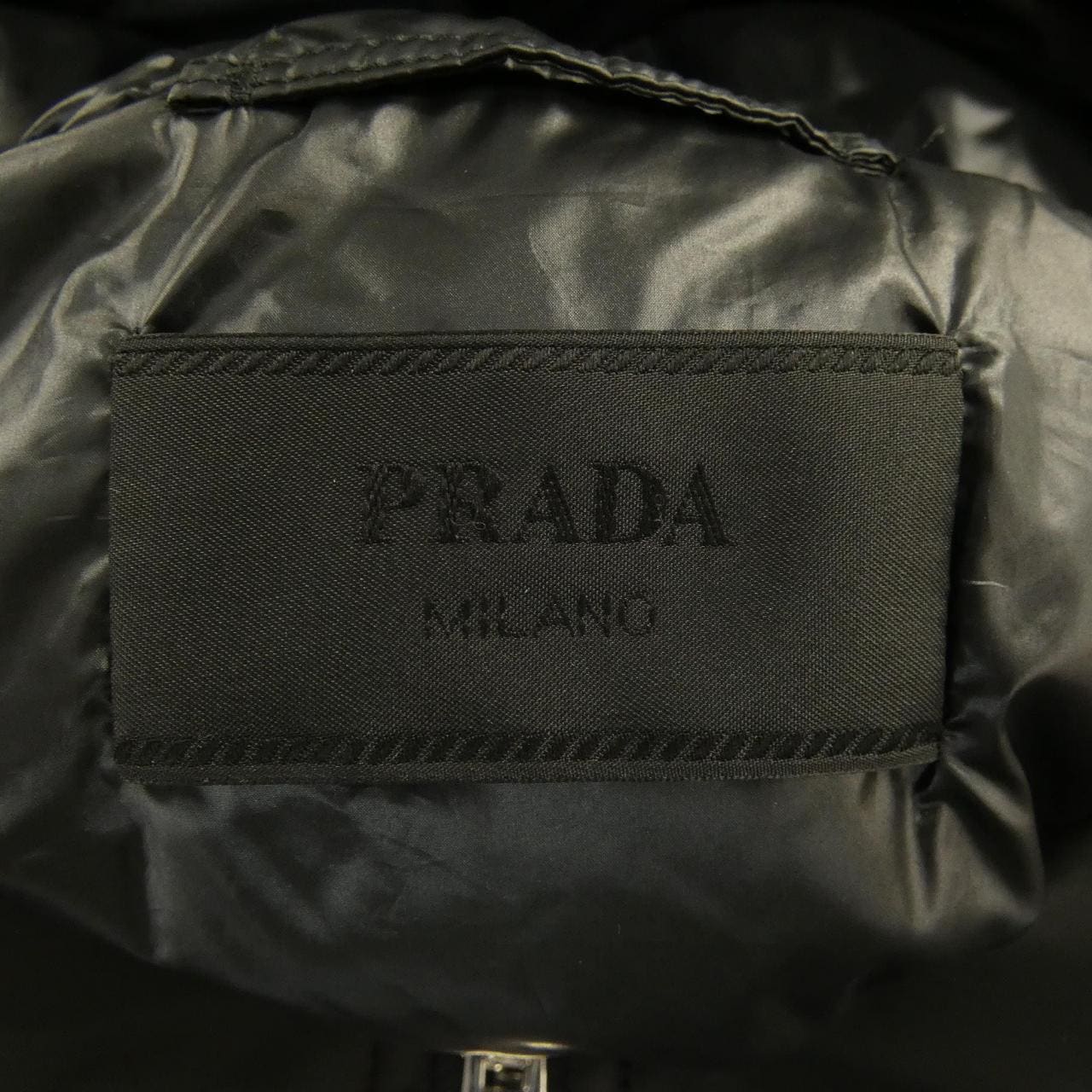 プラダ PRADA トライアングルロゴ SGH072 R232 106O ダウンジャケット
